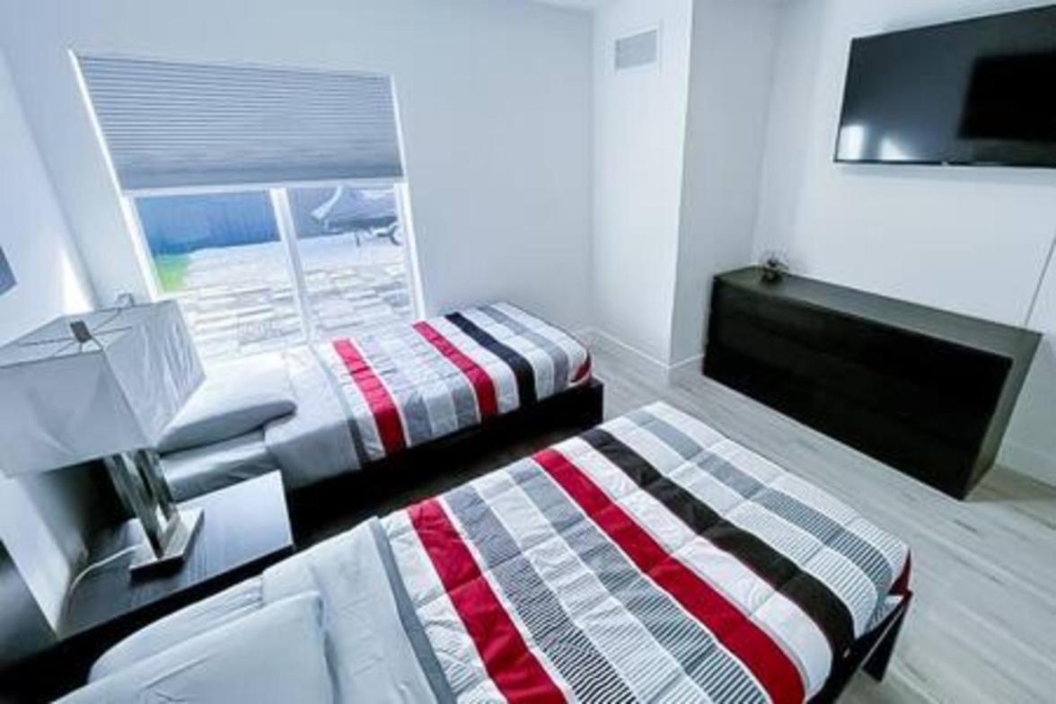 Modern Lux 3br 2ba With Heated Pool