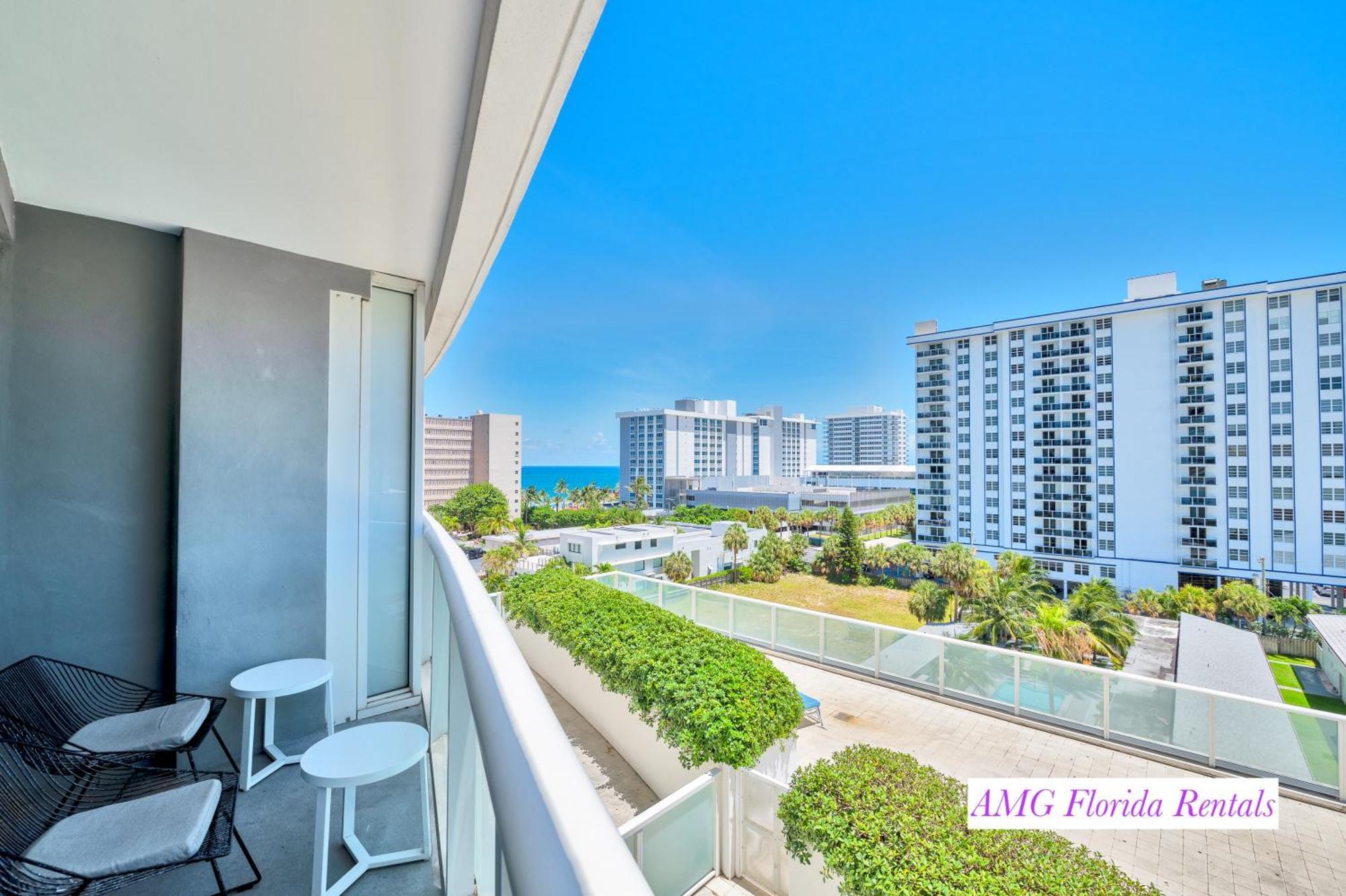 Elegant 1br Retreat With 5 Star Amenities And Stunning Views
