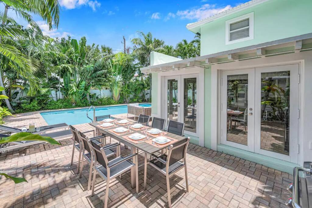 Steps To Beach, Pool, Backyard Oasis, Game Holiday home