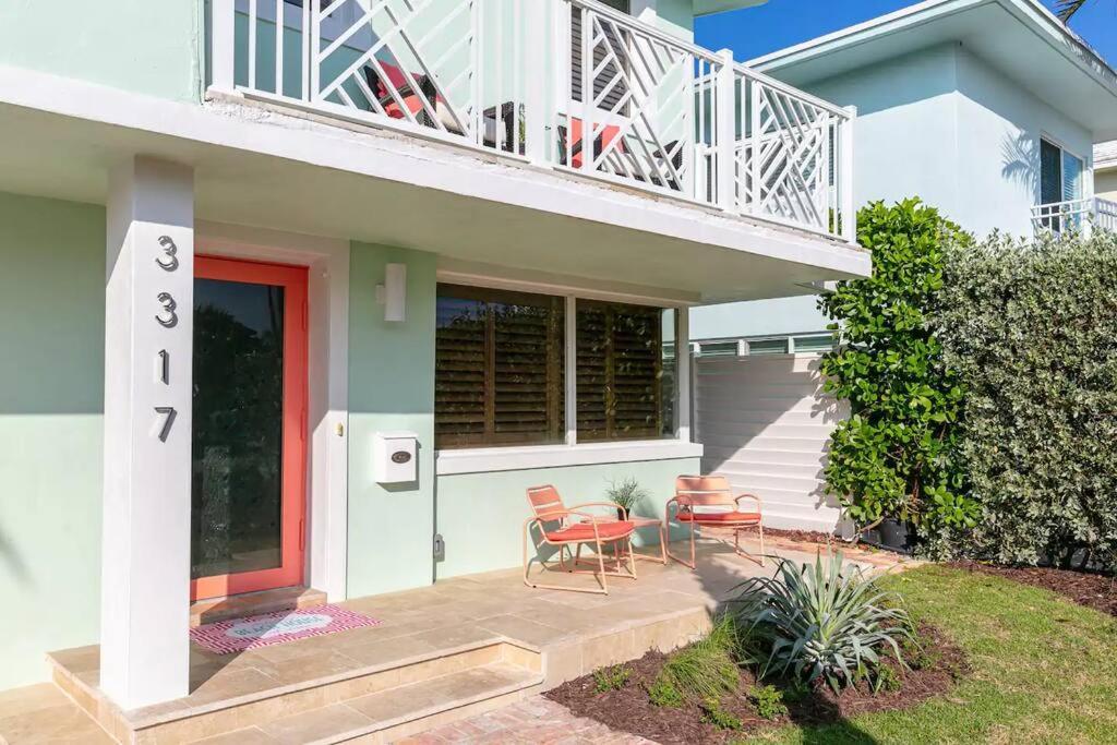 Steps To Beach, Pool, Backyard Oasis, Game Holiday home