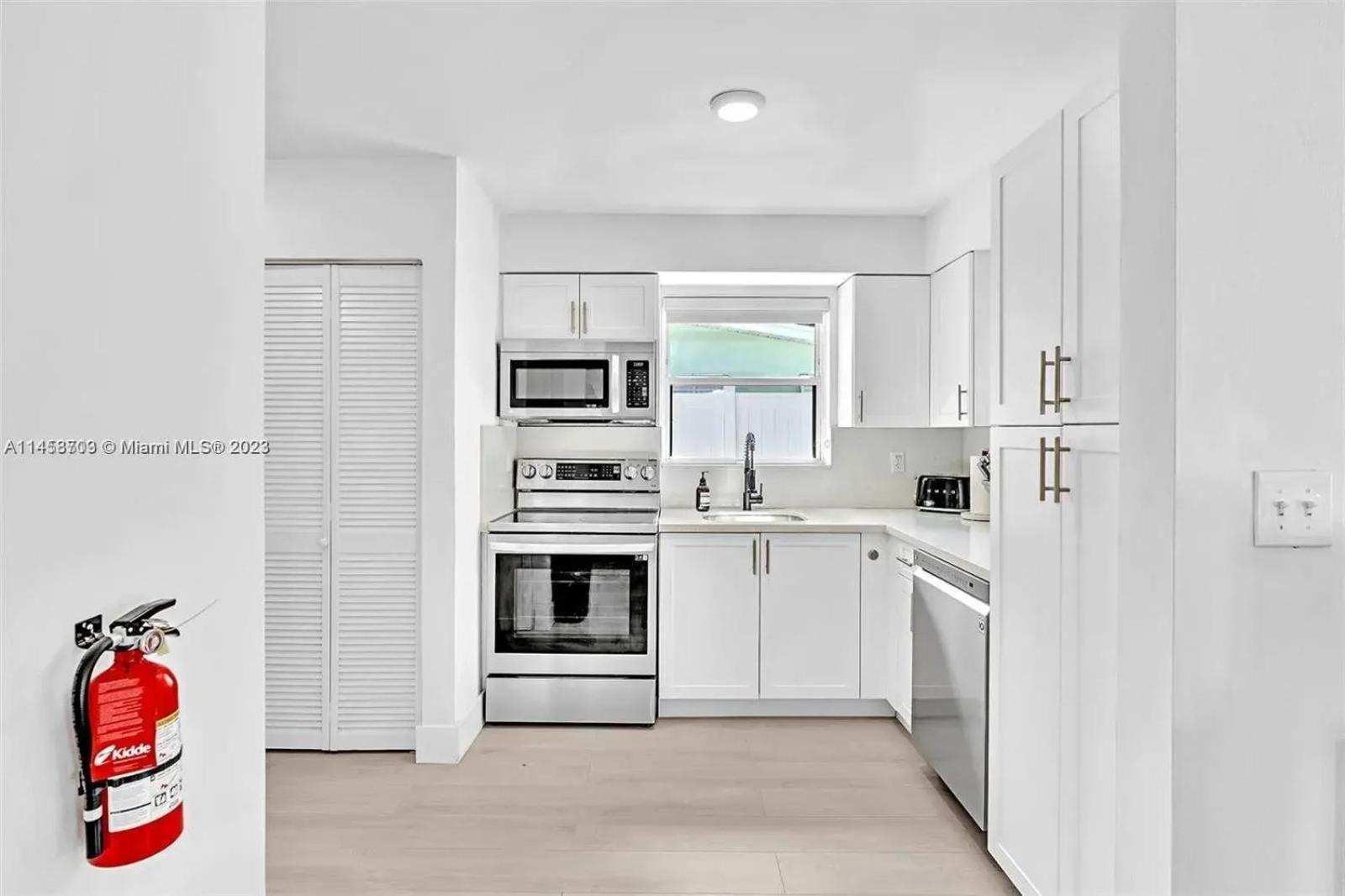 Live A Comfortable At Charming House *