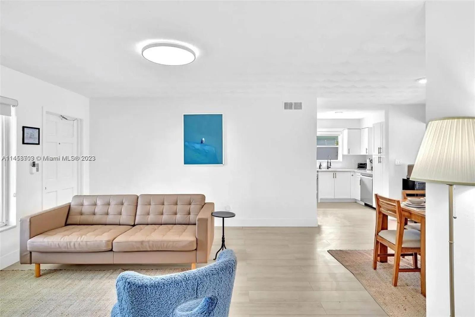Live A Comfortable At Charming House