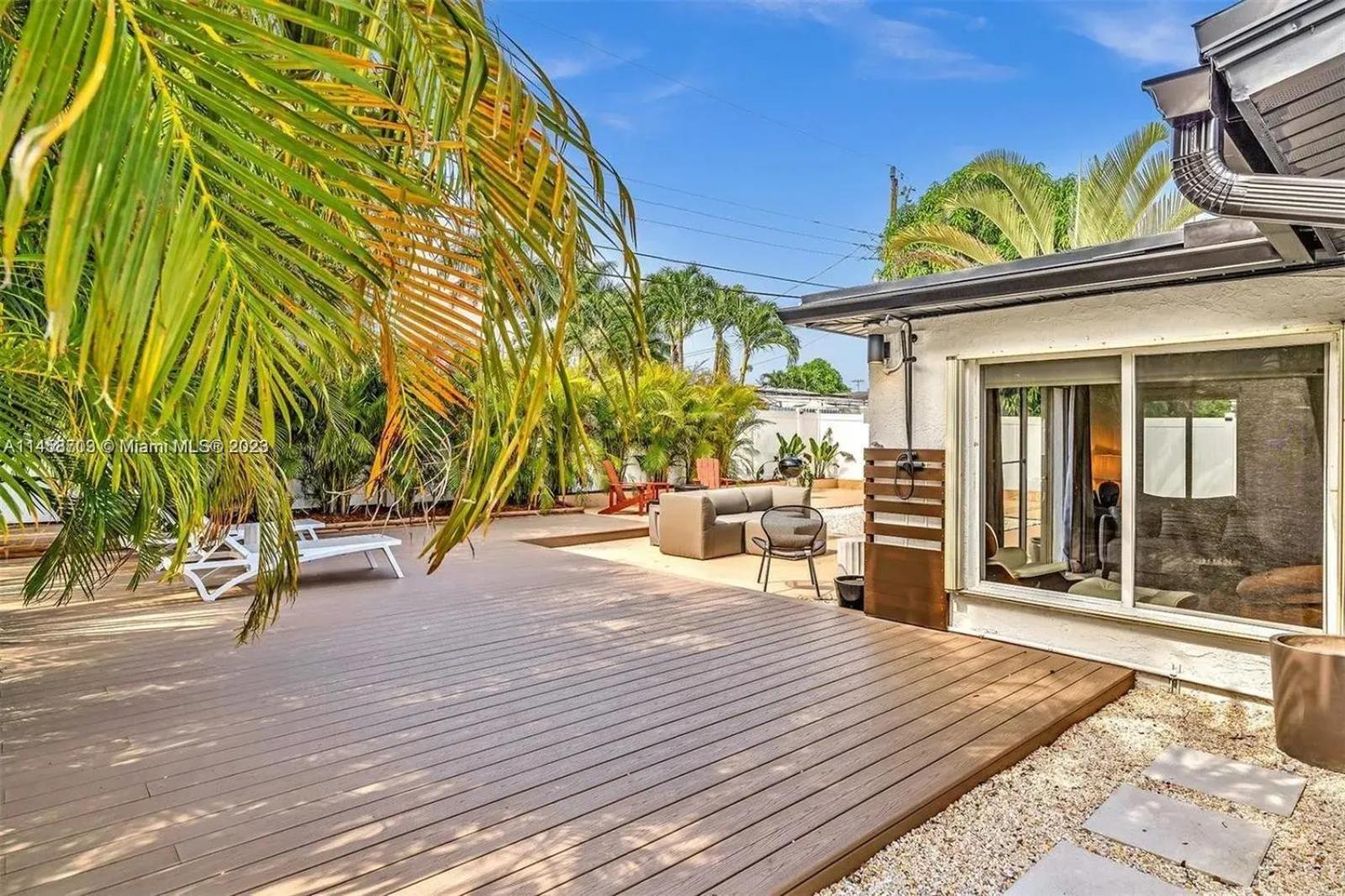Live A Comfortable At Charming House