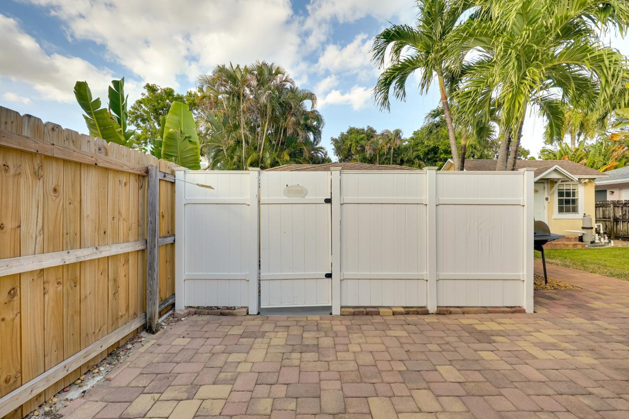 Apartment 2 Mi To Dtwn Lauderdale With Perks!
