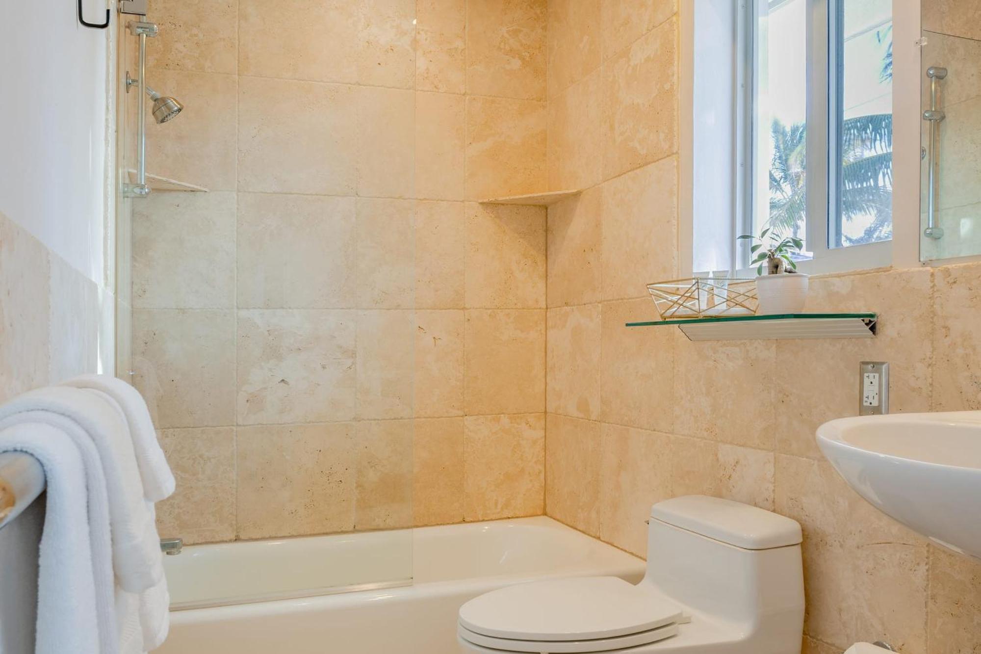 Haven By Avantstay Pool Ocean Views Steps From The Holiday home Fort Lauderdale