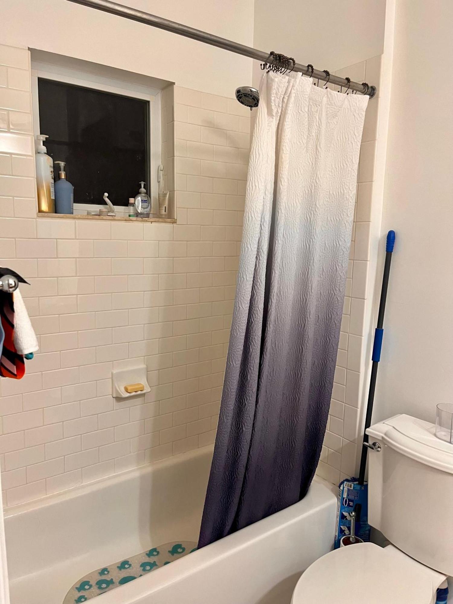 Two Private With Private Bathroom In Shared House *
