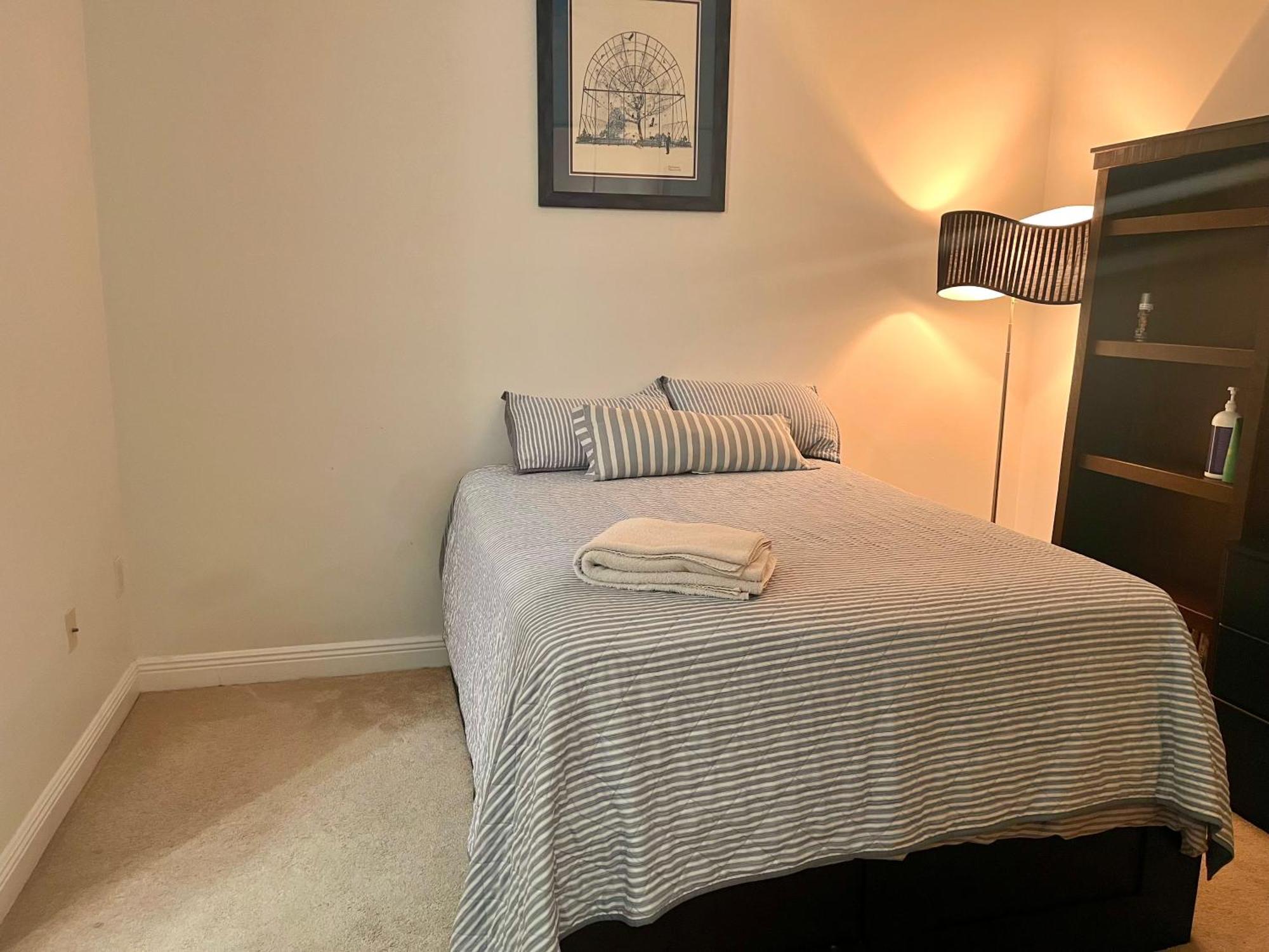Two Private With Private Bathroom In Shared House
