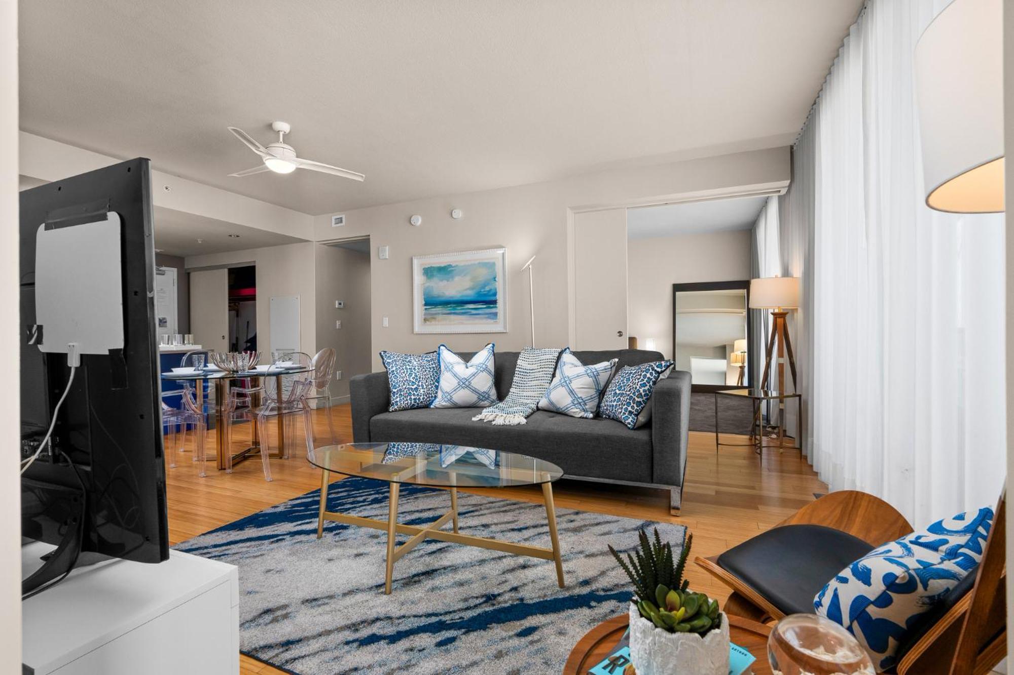 Apartment Last Min Deals! 2br W Resort, Birds Eye View Of It All, Professionally Designed Fort Lauderdale