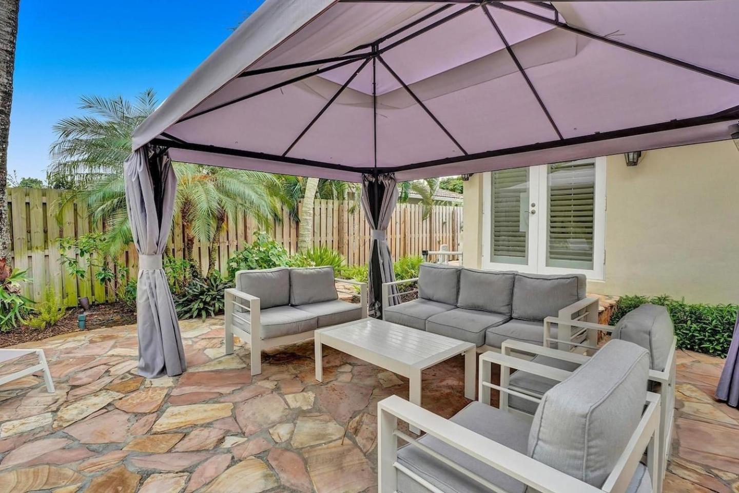 Holiday home Coral Ridge Getaway By Avantstay Pool Hot Tub Billiards 5mins To