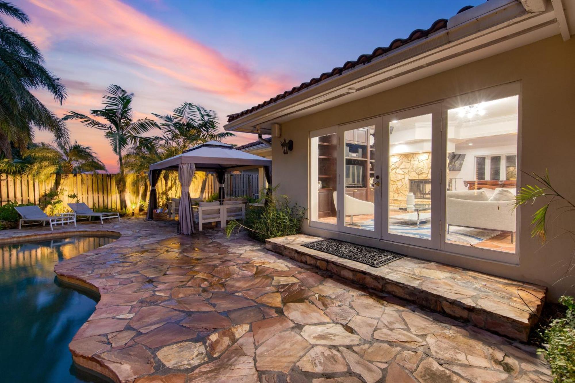Coral Ridge Getaway By Avantstay Pool Hot Tub Billiards 5mins To Fort Lauderdale