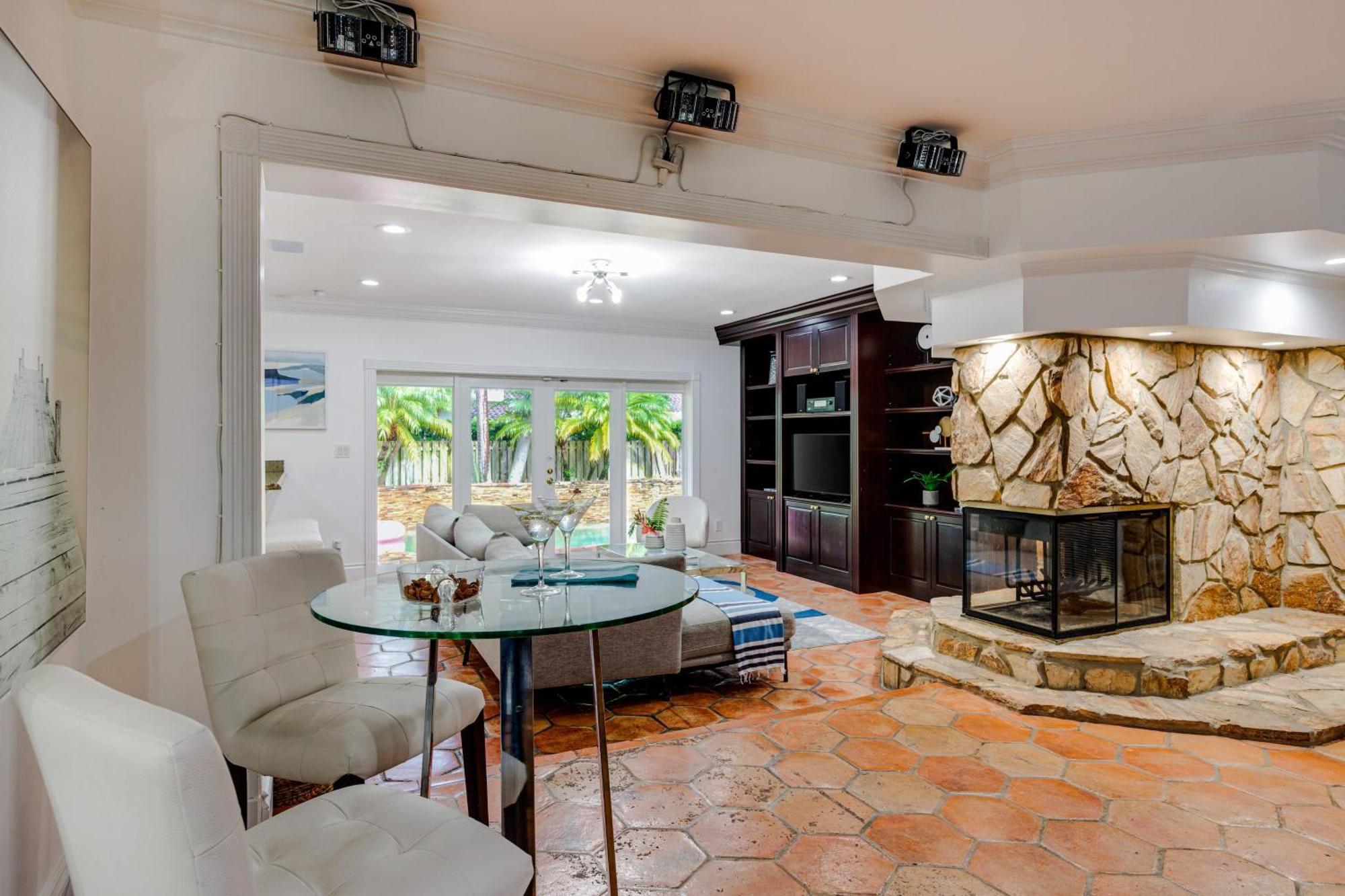 Holiday home Coral Ridge Getaway By Avantstay Pool Hot Tub Billiards 5mins To *