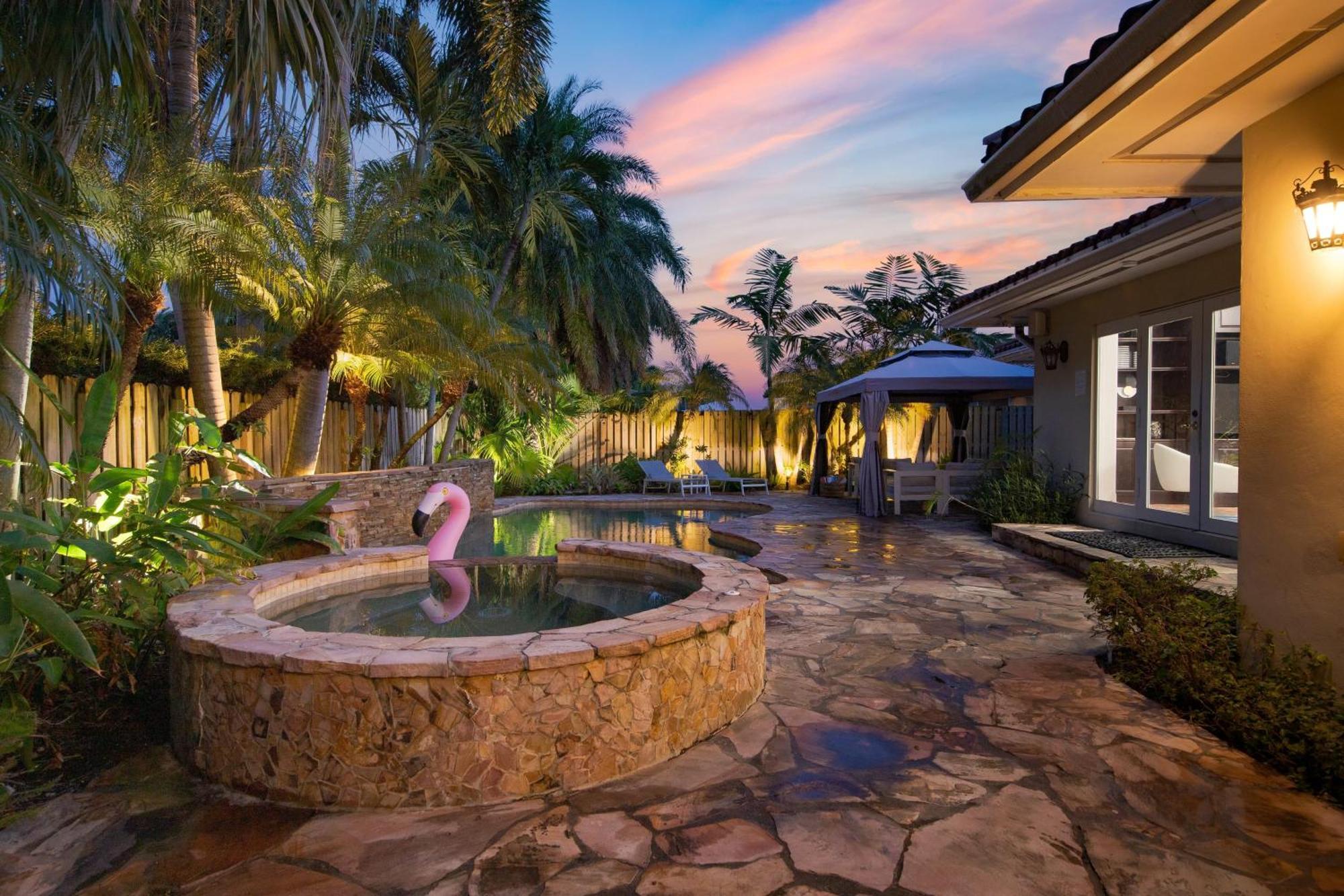 Coral Ridge Getaway By Avantstay Pool Hot Tub Billiards 5mins To Holiday home *