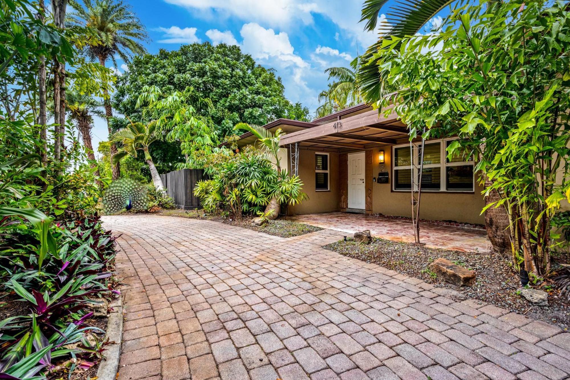 The Peacock Oasis~tropical~heated Pool~fire Pit *