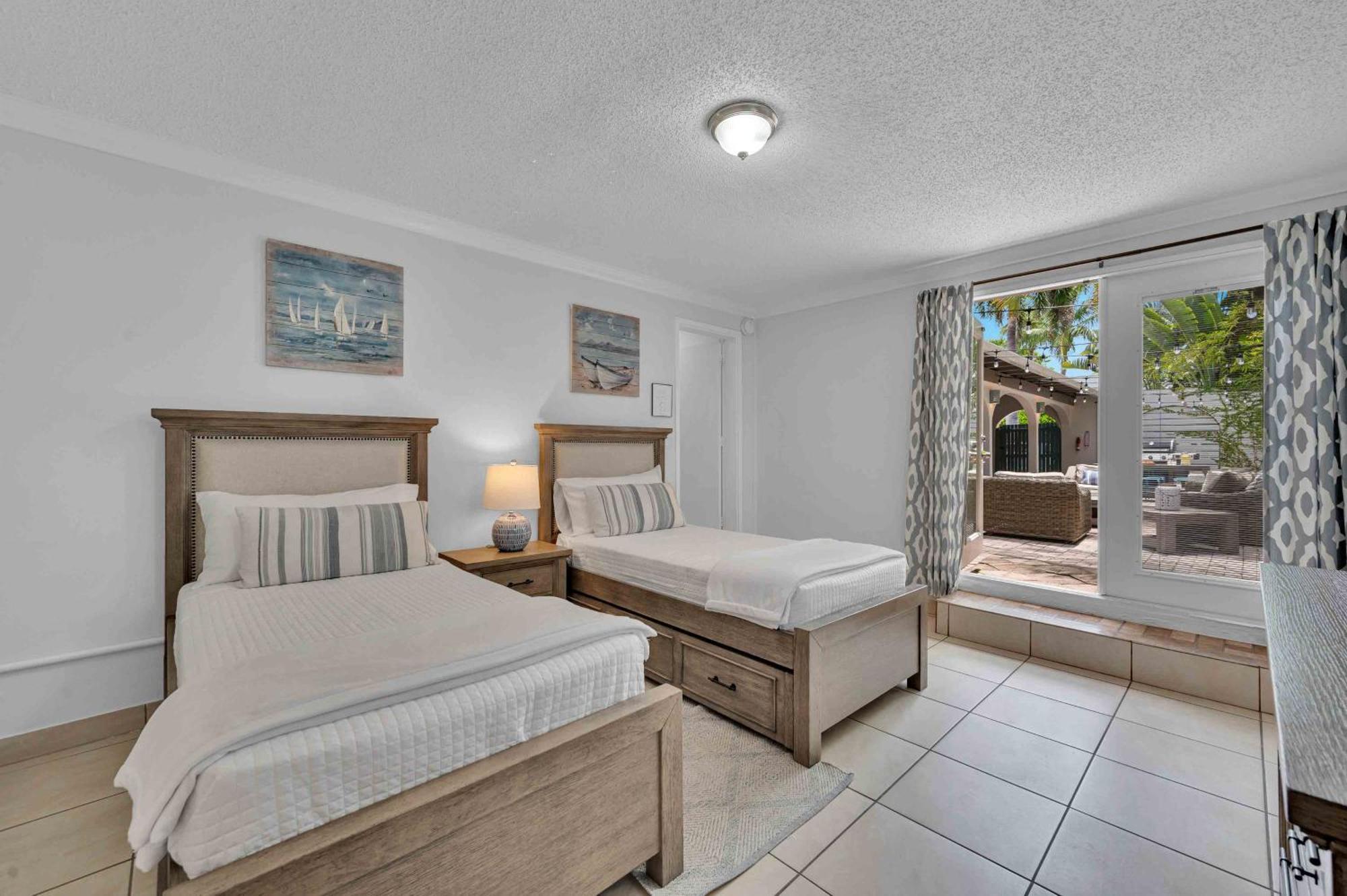 Holiday home Surf Keysteps From Beautiful Courtyard Hot Tub H0mes Fort Lauderdale