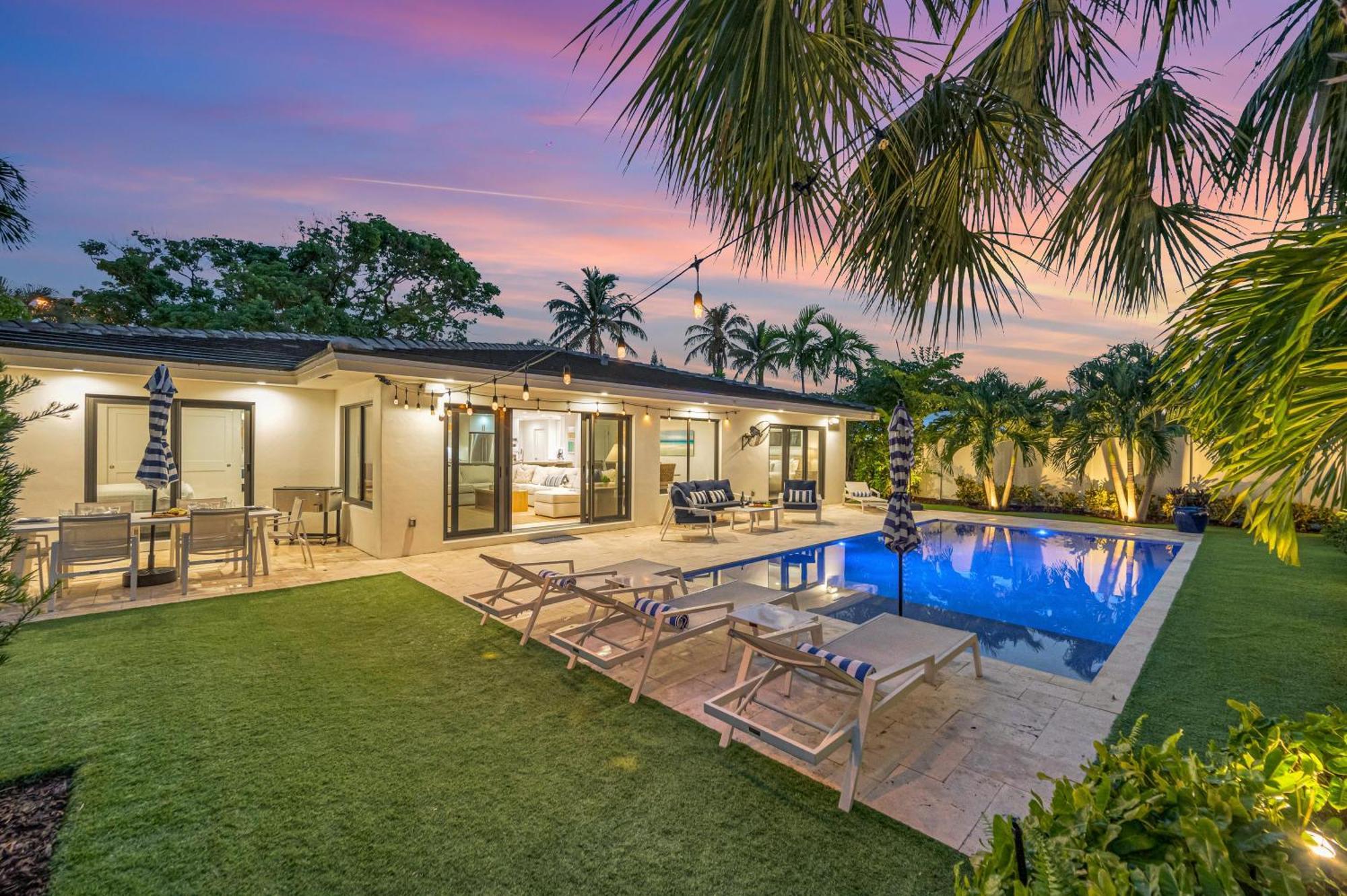 Coastal Style Haven Proximity Heated Pool Tranquility Manatee Ranch Key Resldences * Fort Lauderdale