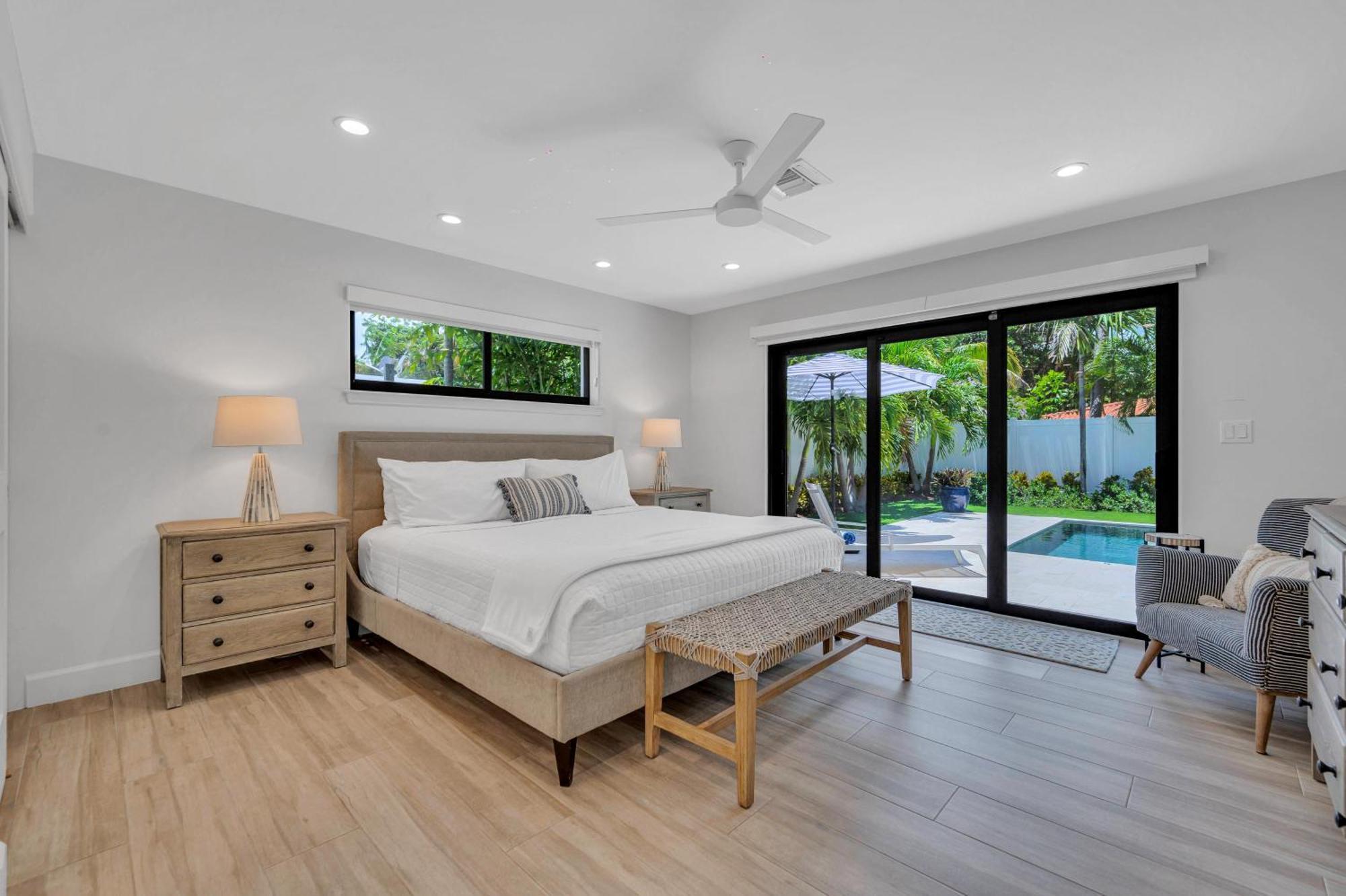 Coastal Style Haven Proximity Heated Pool Tranquility Manatee Ranch Key Resldences Holiday home Fort Lauderdale