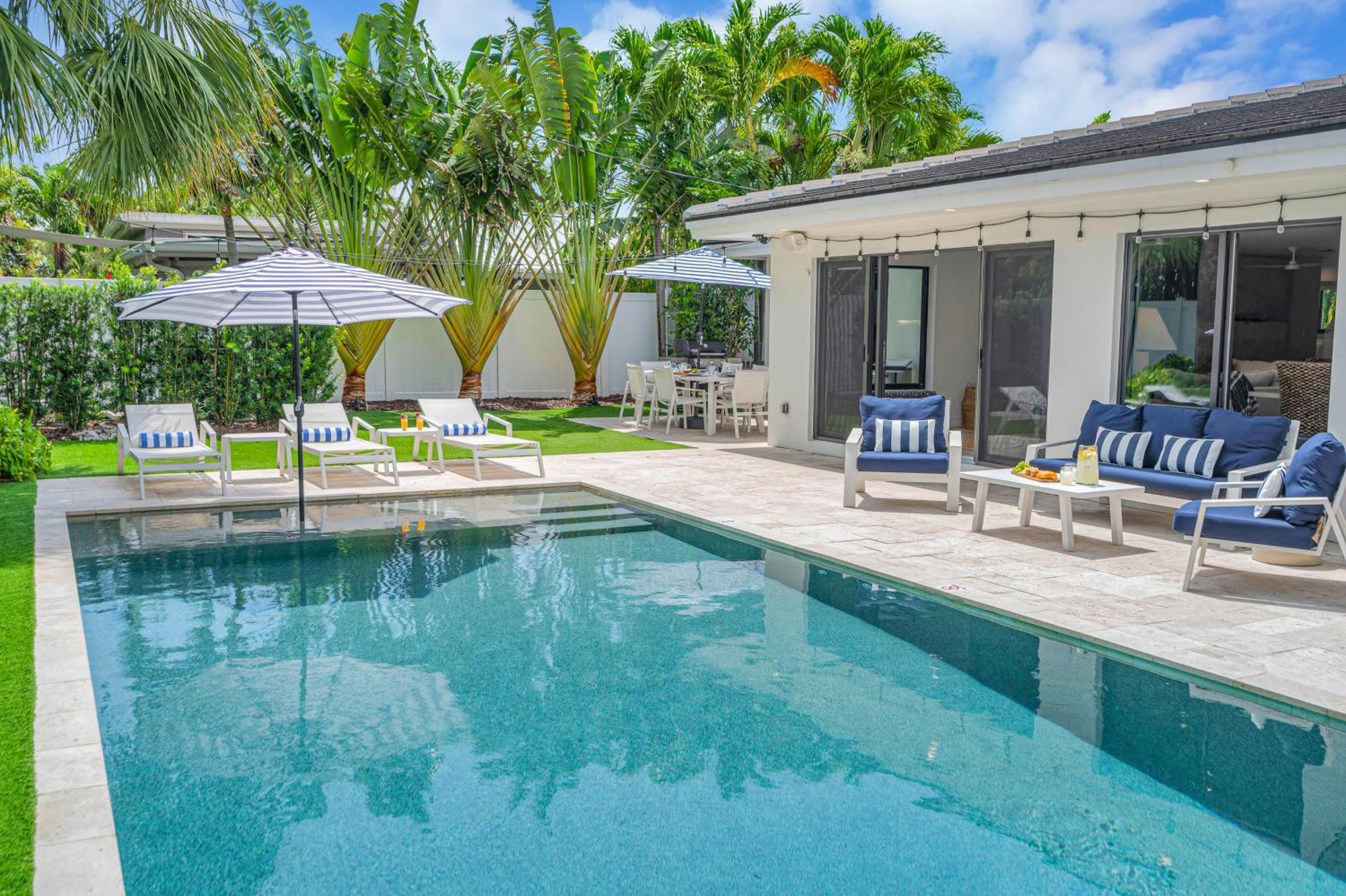 Coastal Style Haven Proximity Heated Pool Tranquility Manatee Ranch Key Resldences Fort Lauderdale