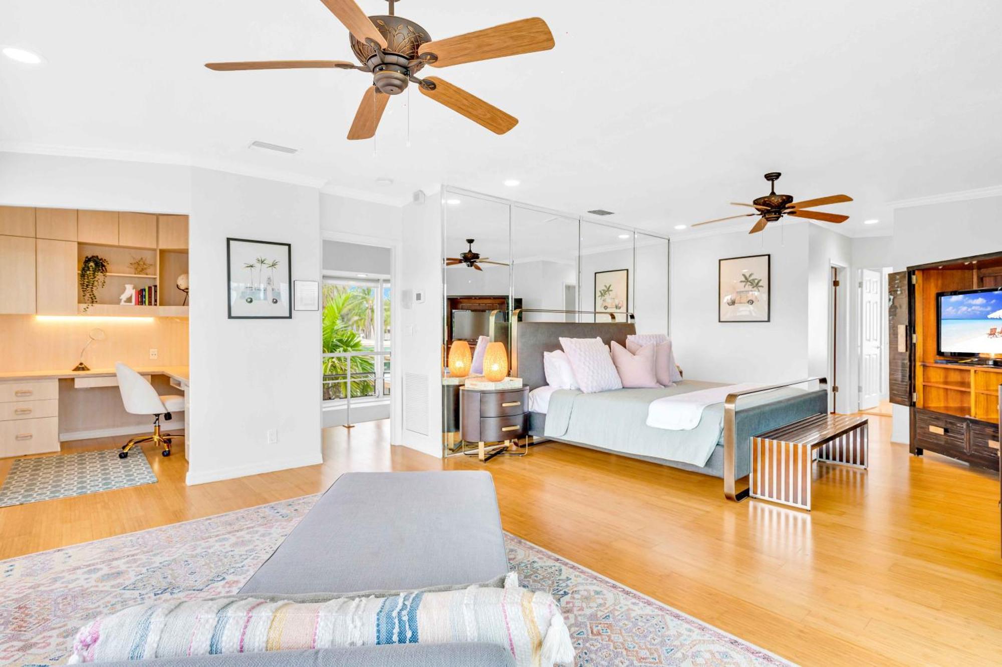 Two-floor Heated Pool Dock Access Quiet Neighborhood Saltaire One Resldences *