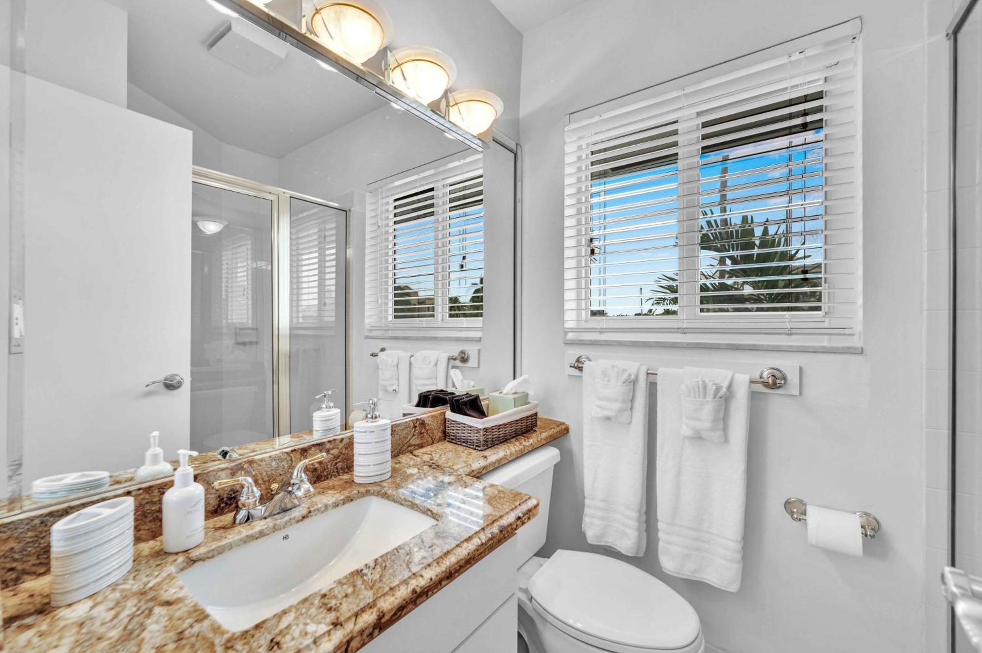 Two-floor Heated Pool Dock Access Quiet Neighborhood Saltaire One Resldences * Fort Lauderdale