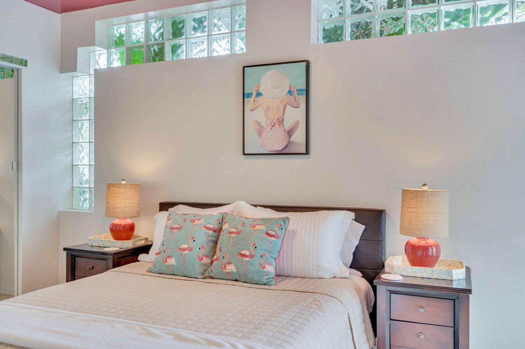 Two-floor Heated Pool Dock Access Quiet Neighborhood Saltaire One Resldences Apartment *
