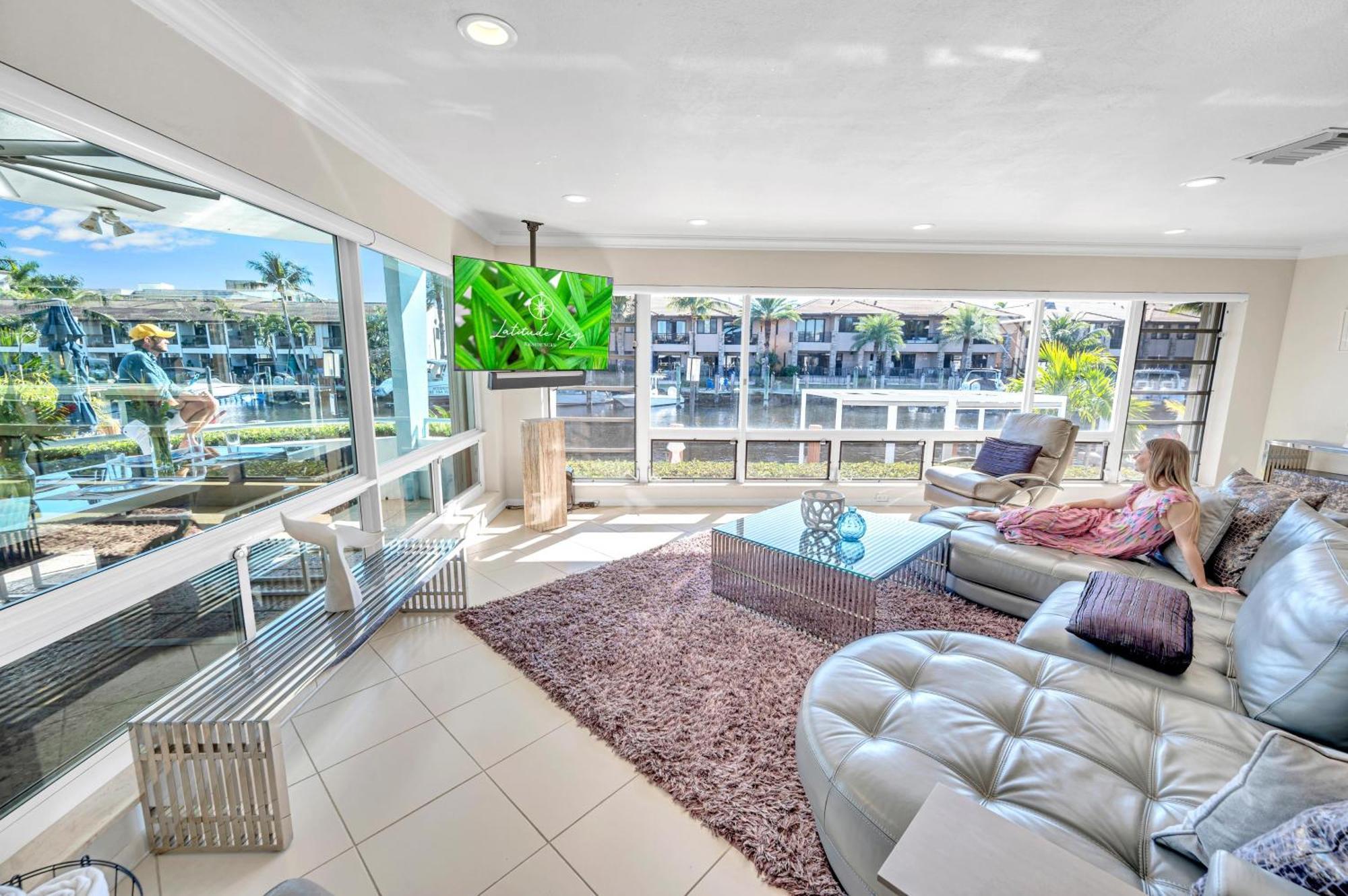 Apartment Two-floor Heated Pool Dock Access Quiet Neighborhood Saltaire One Resldences *