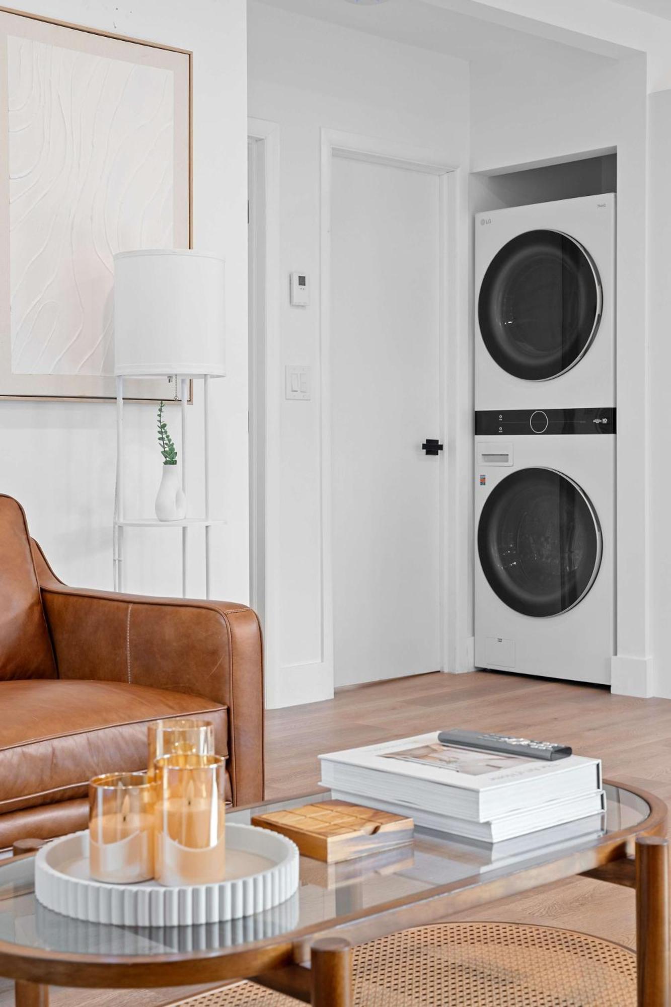 Apartment 921 2 *