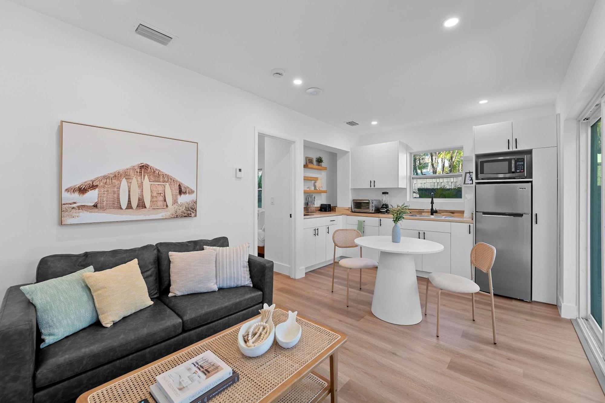 Apartment 921 3 *