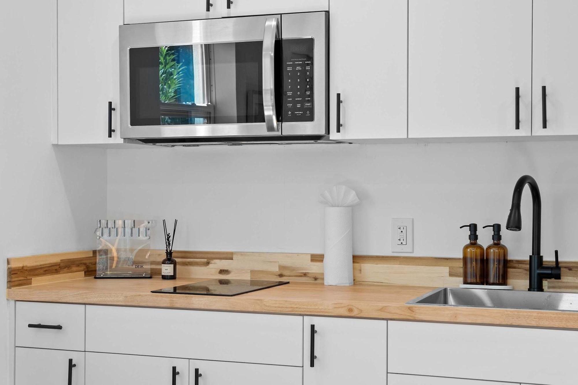 921 1 Apartment *