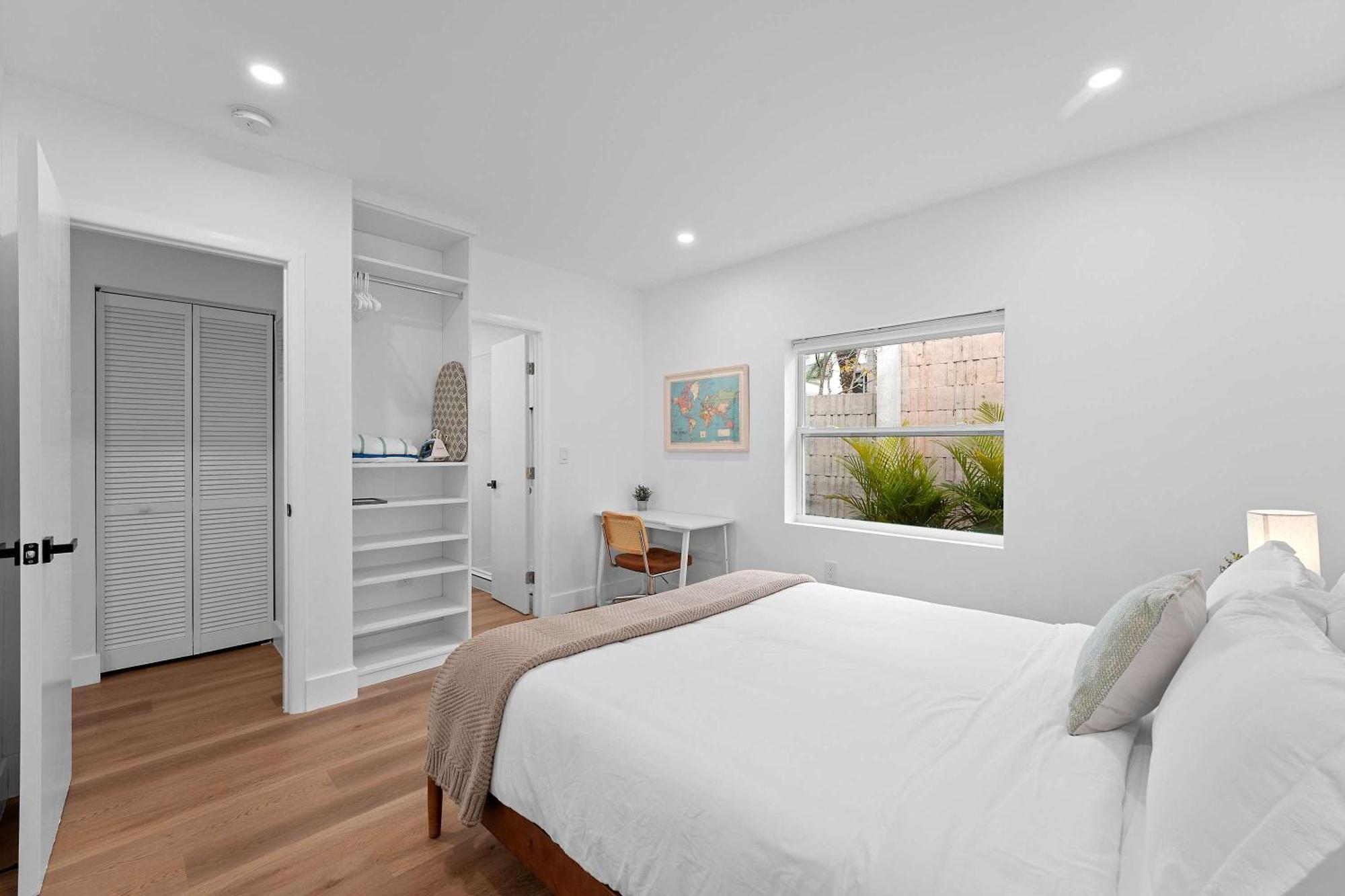 Apartment 921 1