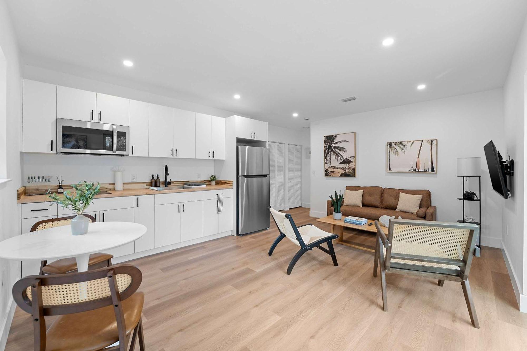 921 1 Apartment *