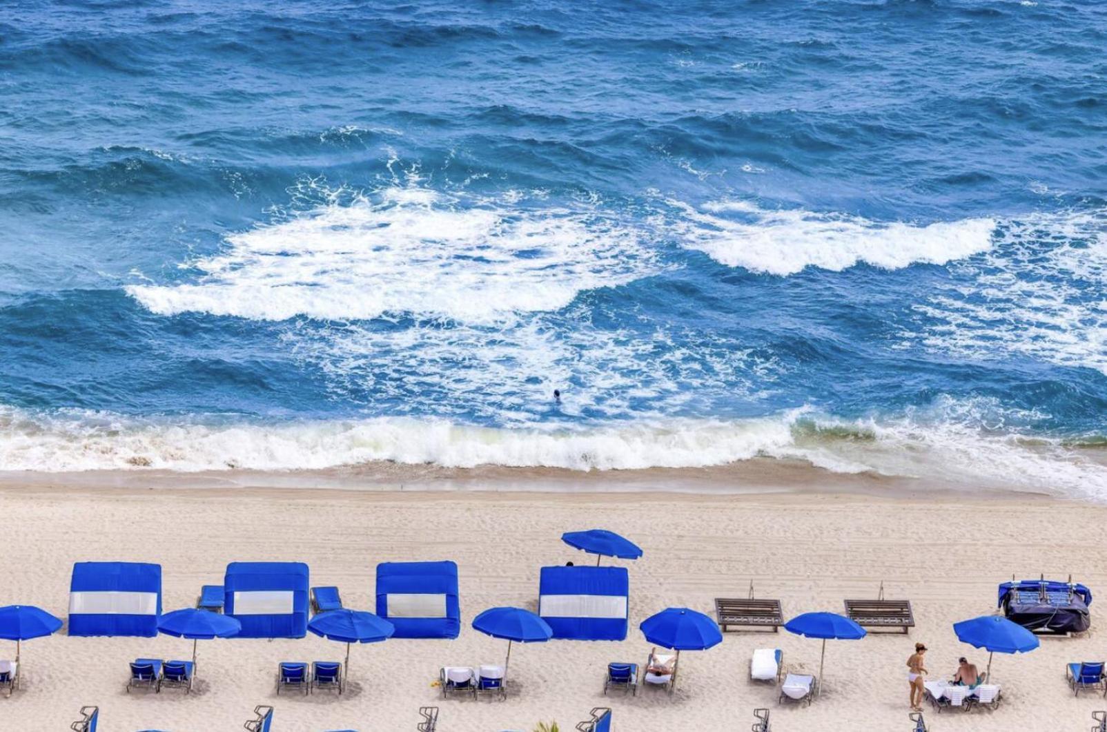 Beachfront With Spacious Balcony Apartment
