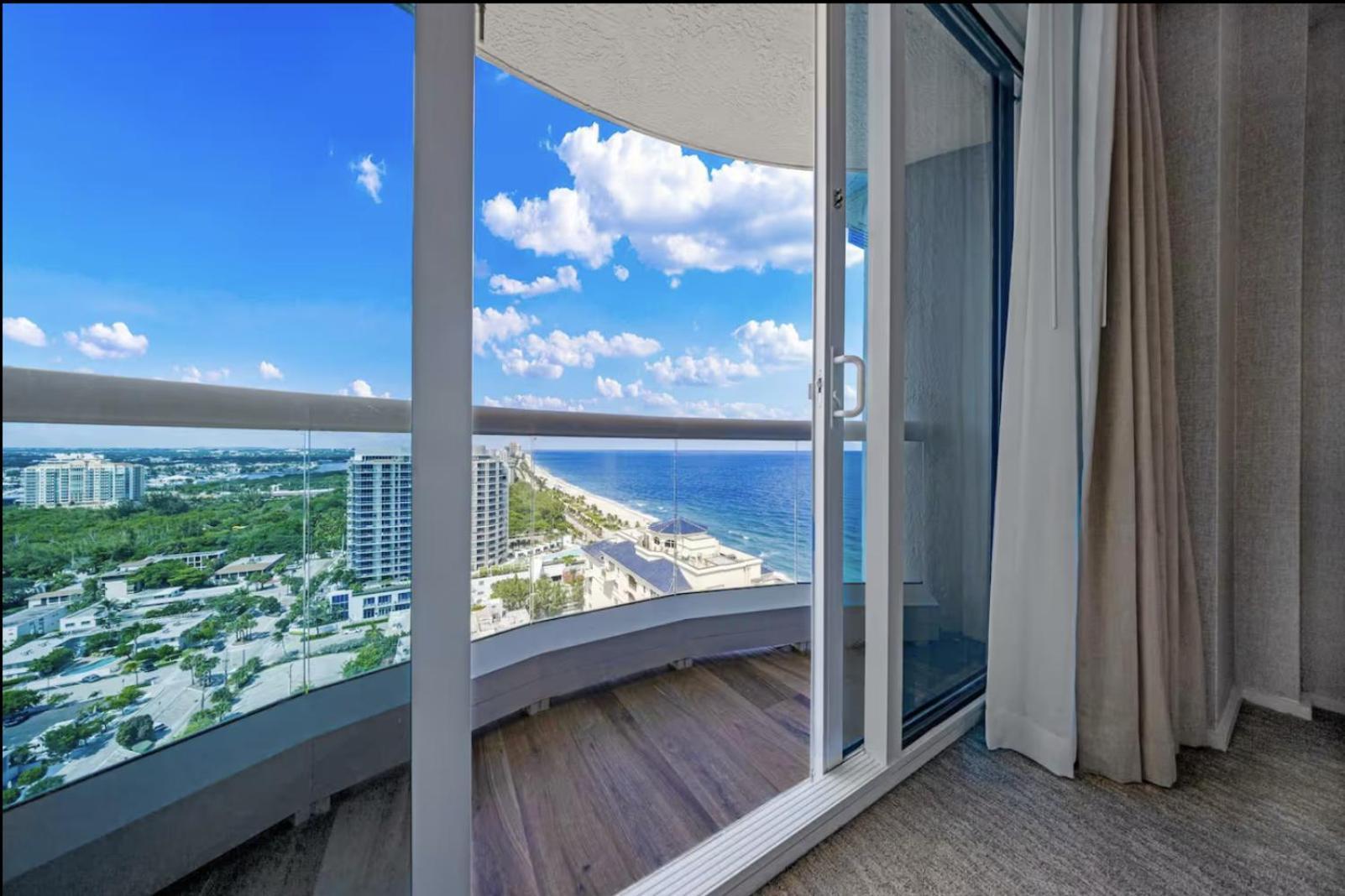 Beachfront With Spacious Balcony *