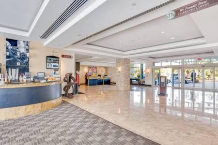 Doubletree-hilton Walk To The Beach Hotel