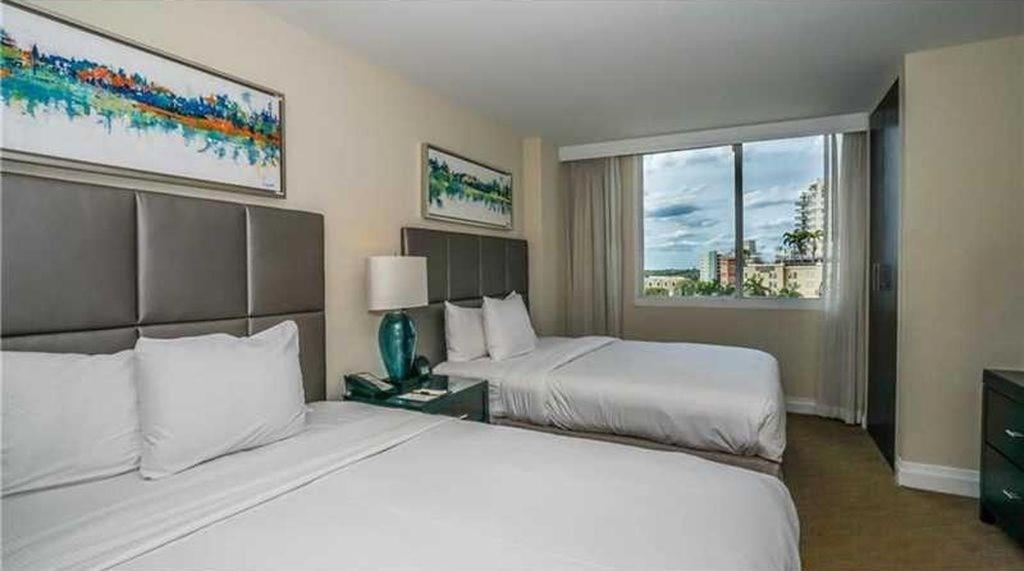 Doubletree-hilton Walk To The Beach Hotel