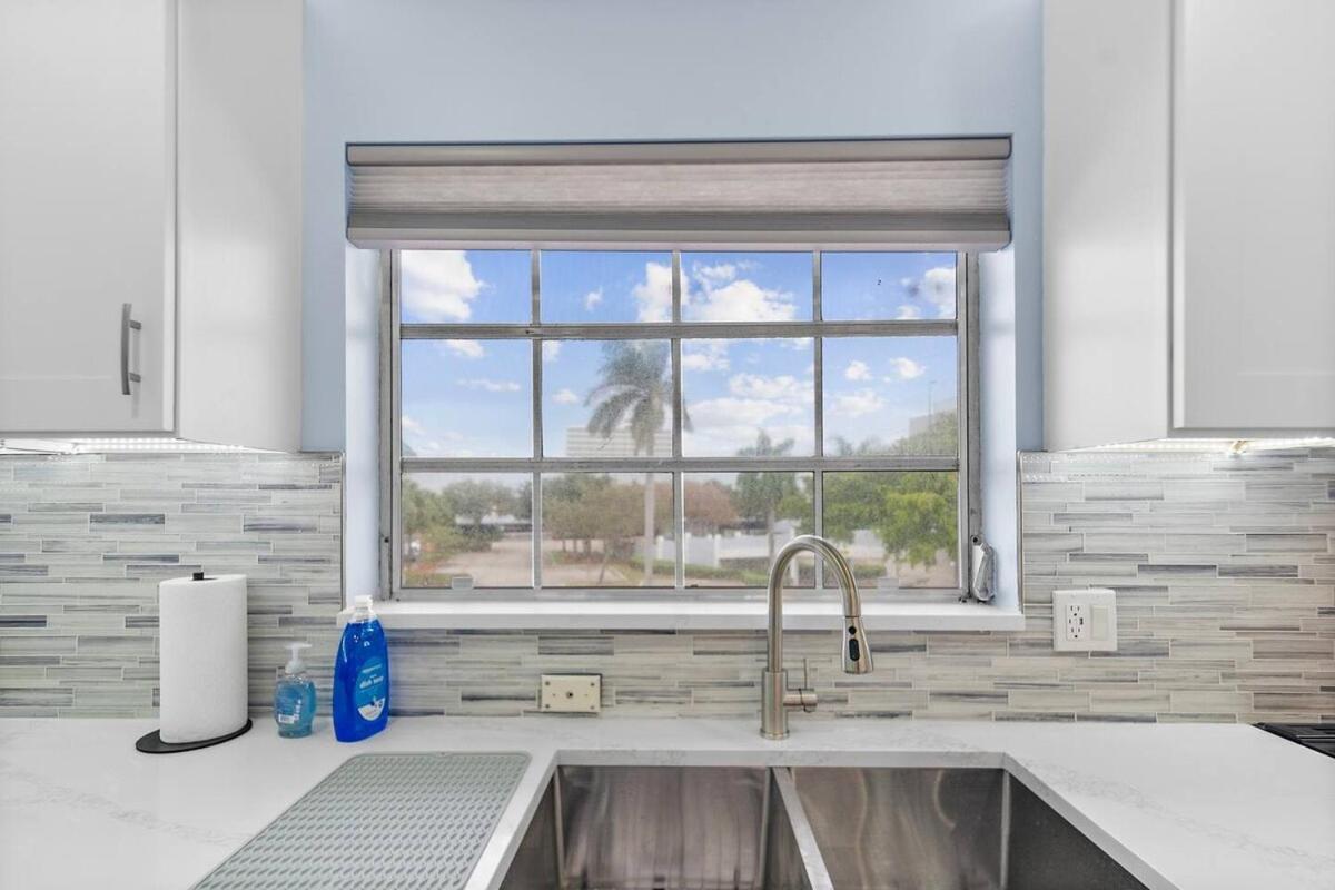 Apartment Coastal Lauderdale Get Away *
