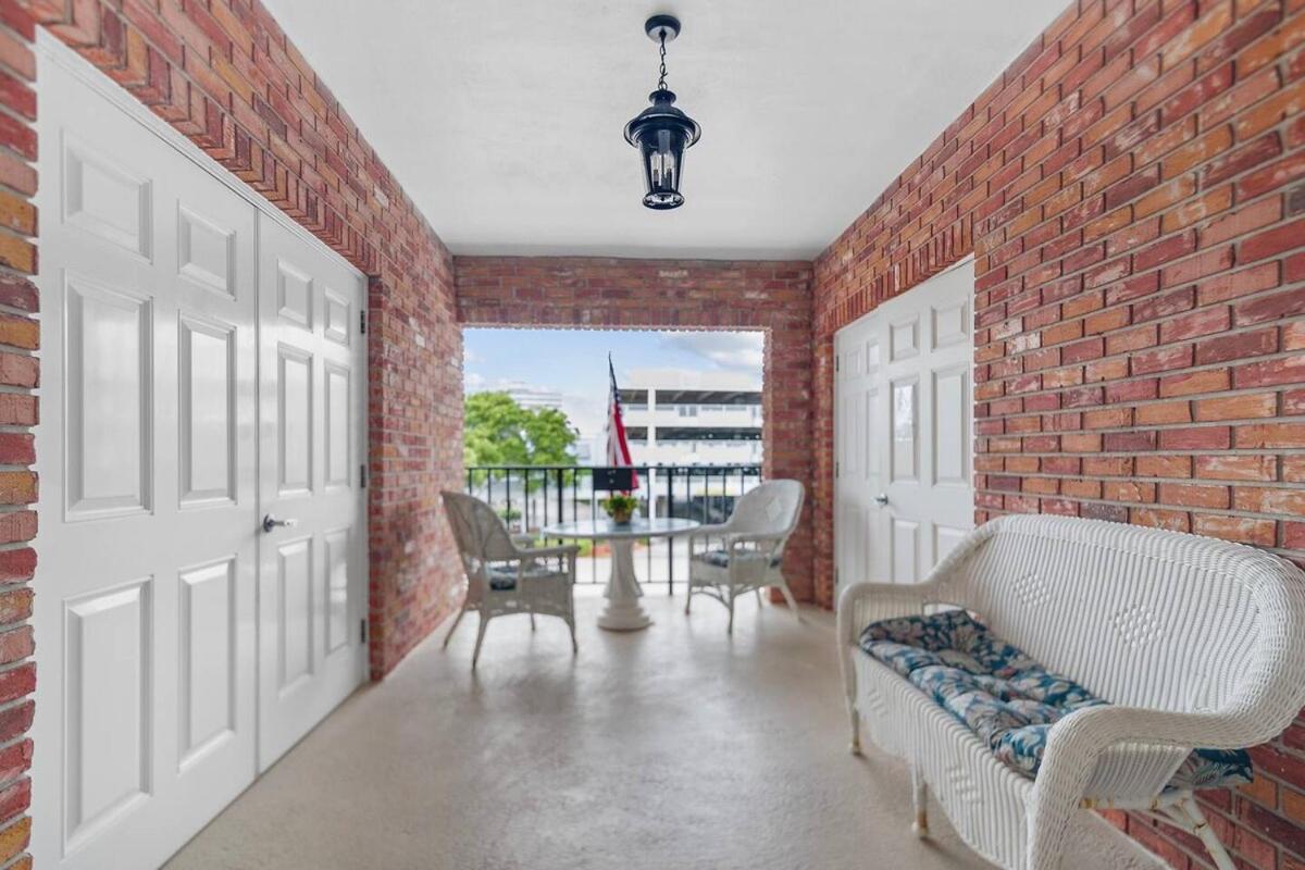 Coastal Lauderdale Get Away