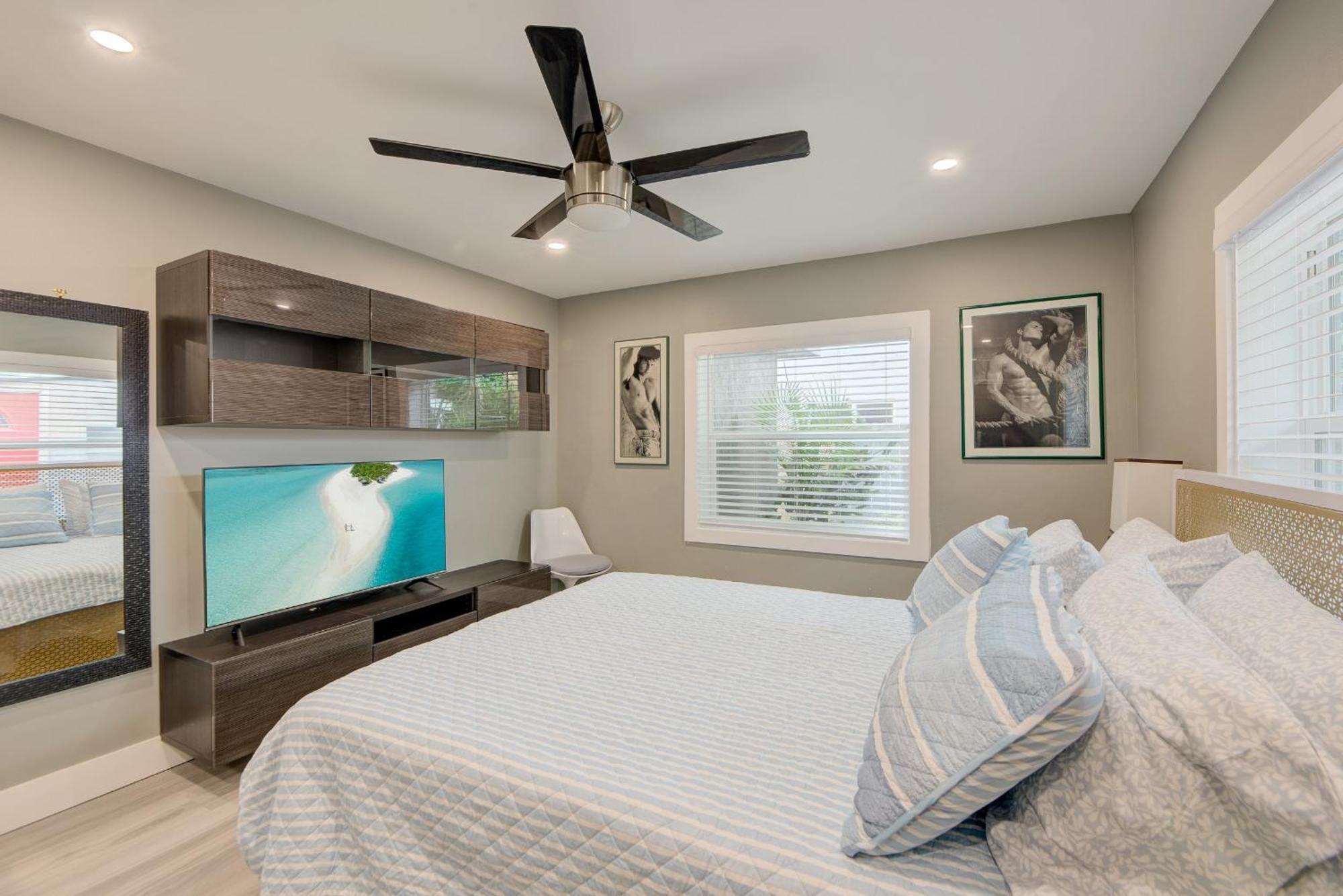 Walking Distance Apartment *