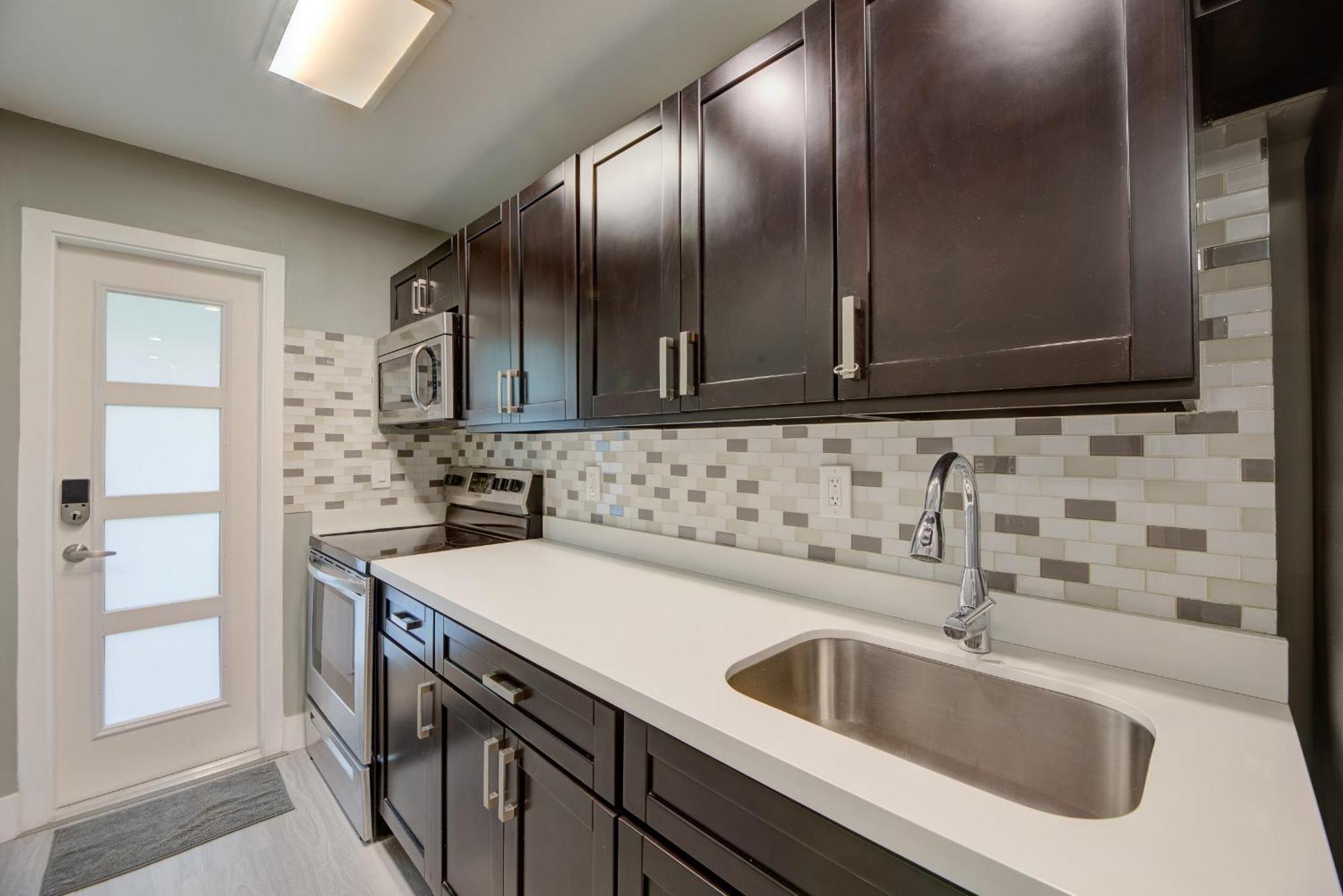 Walking Distance Apartment *