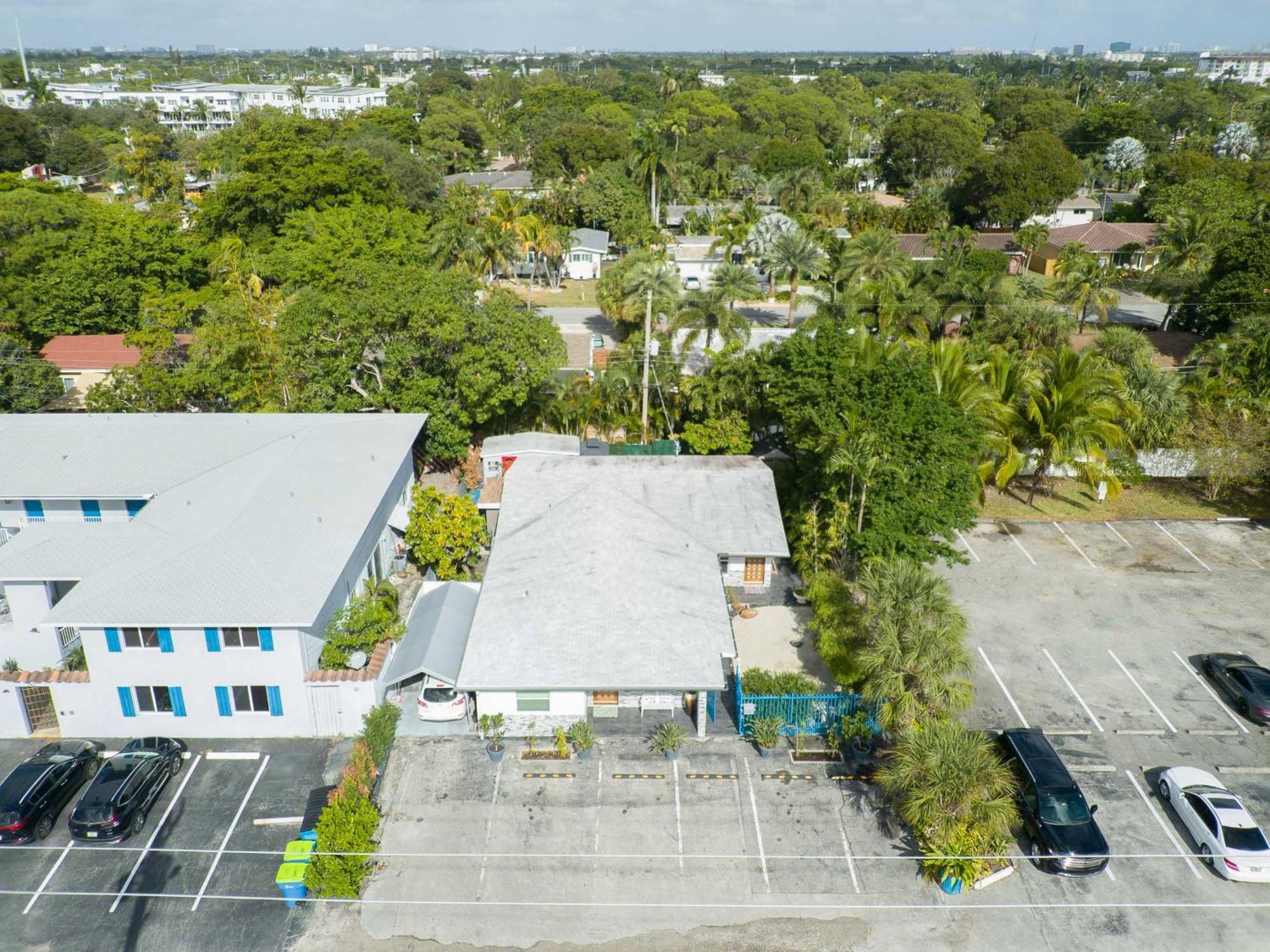 Apartment Walking Distance *