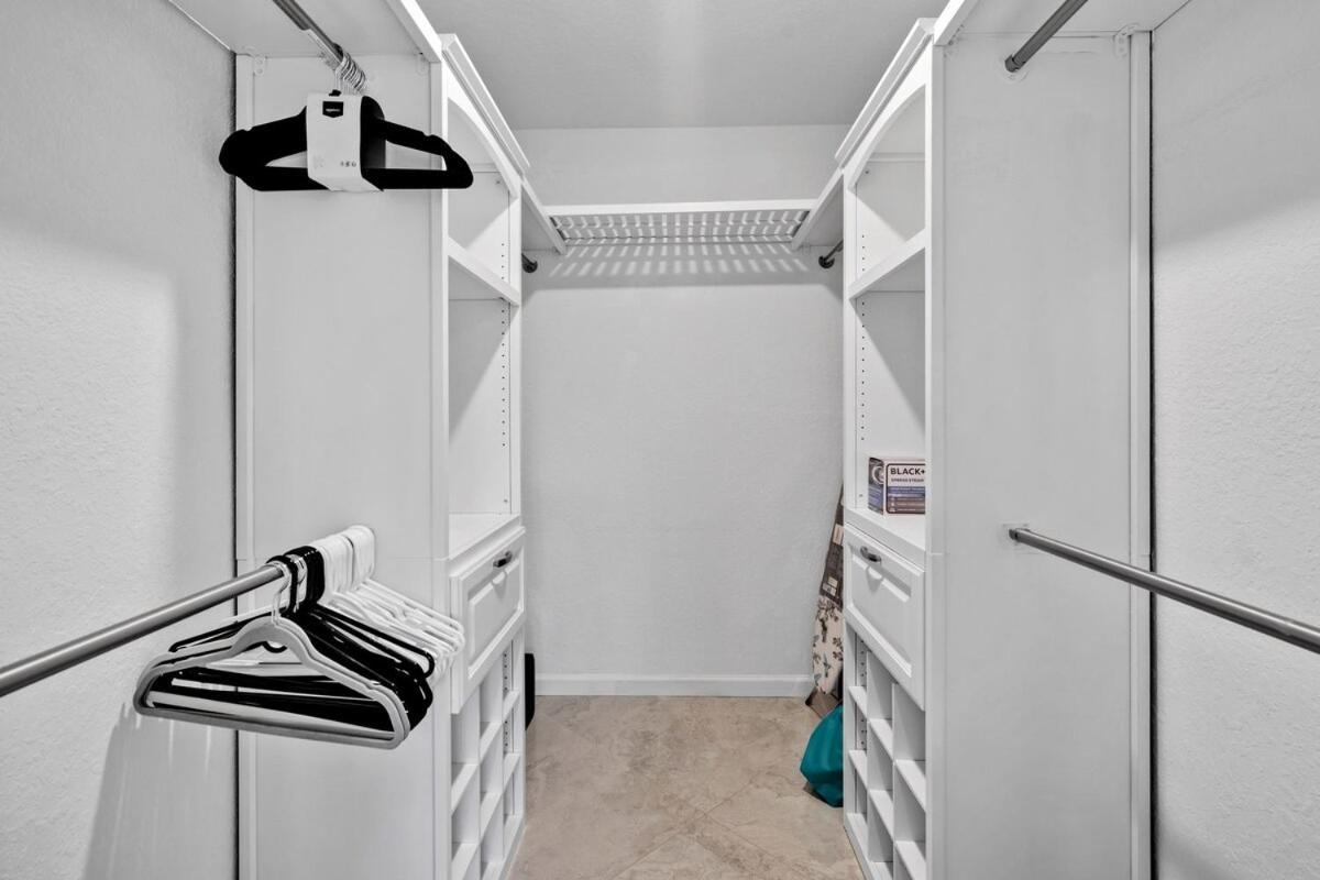 Holiday home Waterfront House - Solar Heated Pool, Arcade Games Fort Lauderdale
