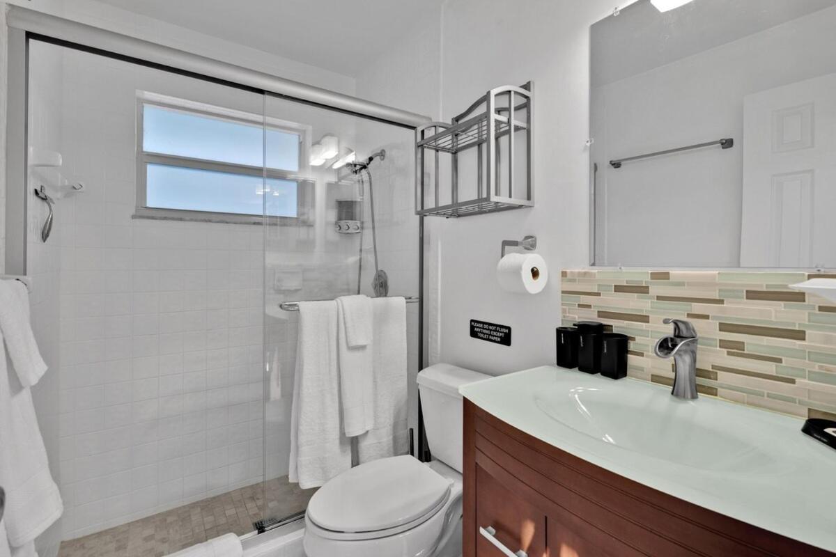 Holiday home Waterfront House - Solar Heated Pool, Arcade Games *