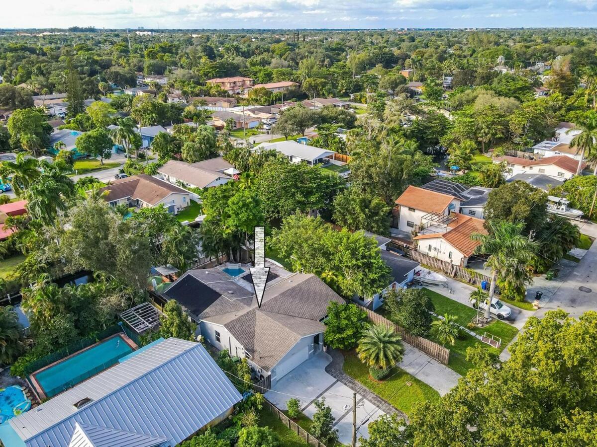 Waterfront House - Solar Heated Pool, Arcade Games Holiday home Fort Lauderdale