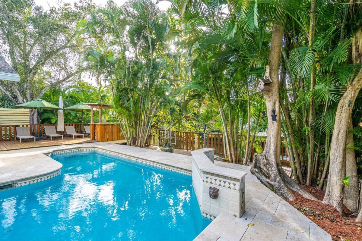 Waterfront House - Solar Heated Pool, Arcade Games Holiday home *