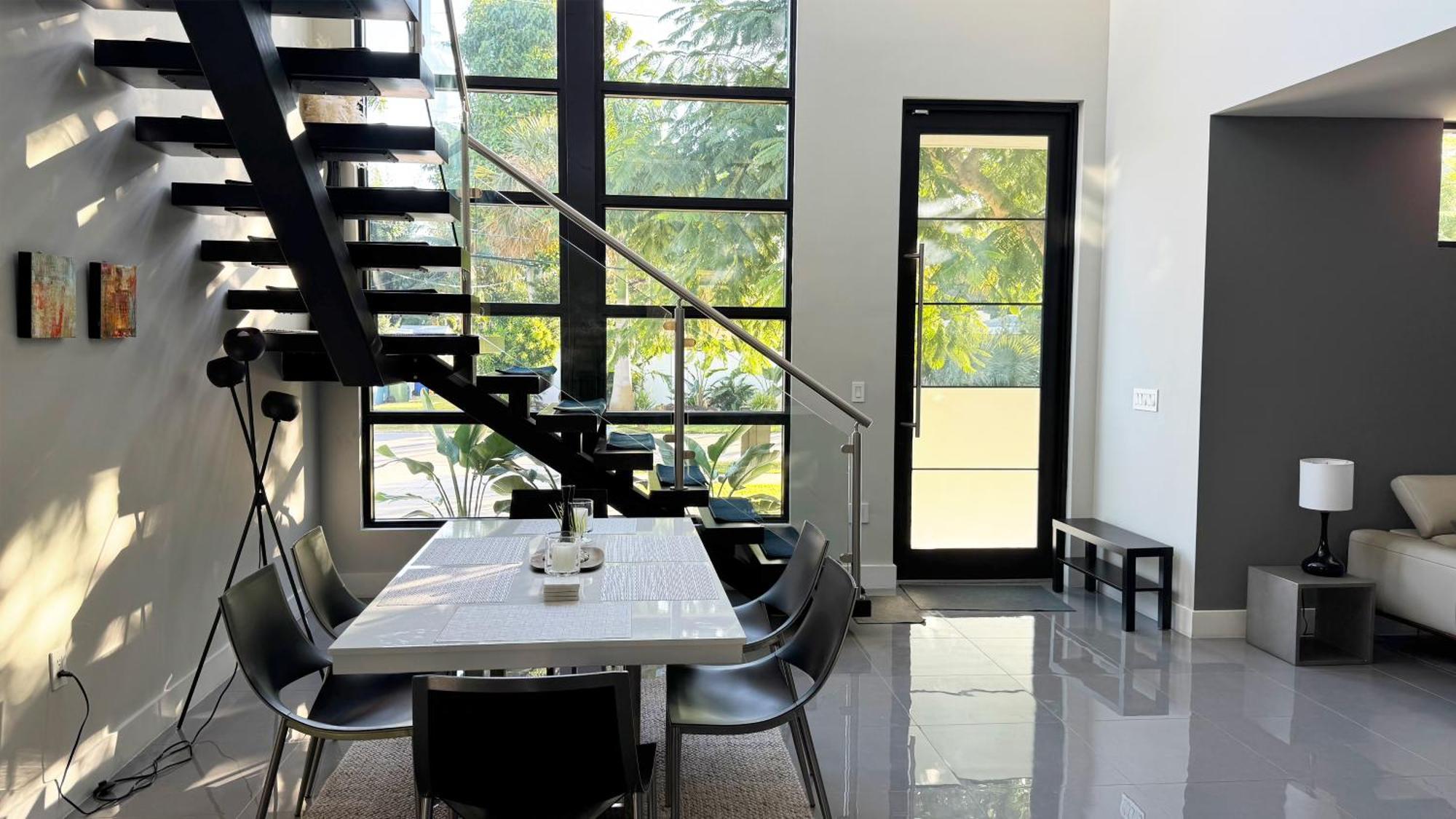 Topo Encanto - Designer Villa, Sundrenched Paradise! Holiday home *