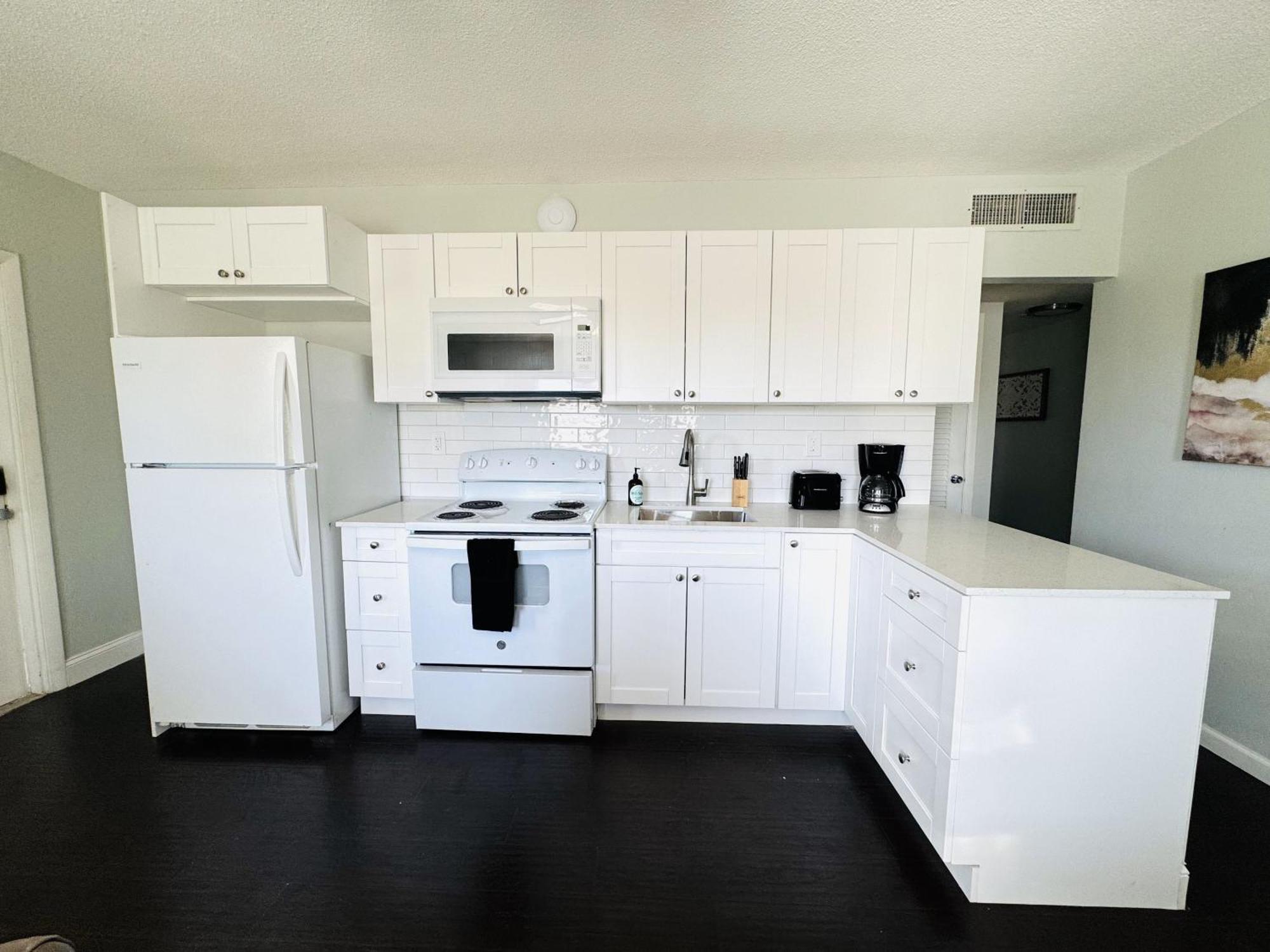 Apartment Bayview Regency By Lowkl *