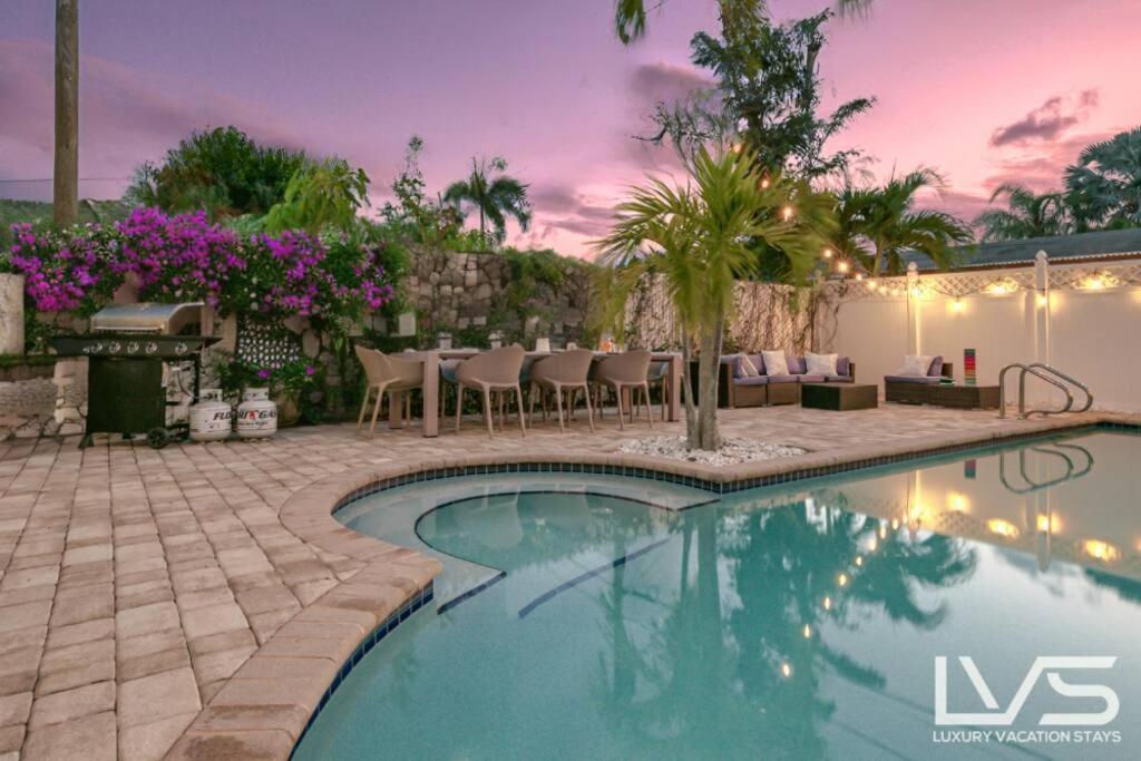 Casadelmar- Outdoor Oasis Heated Pool 5 Min 2 Holiday home *