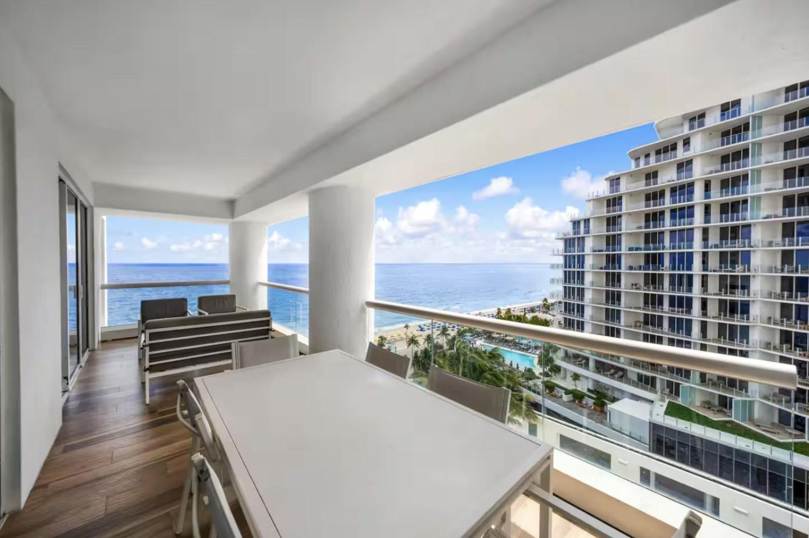 Apartment Beachfront With Spacious Balcony