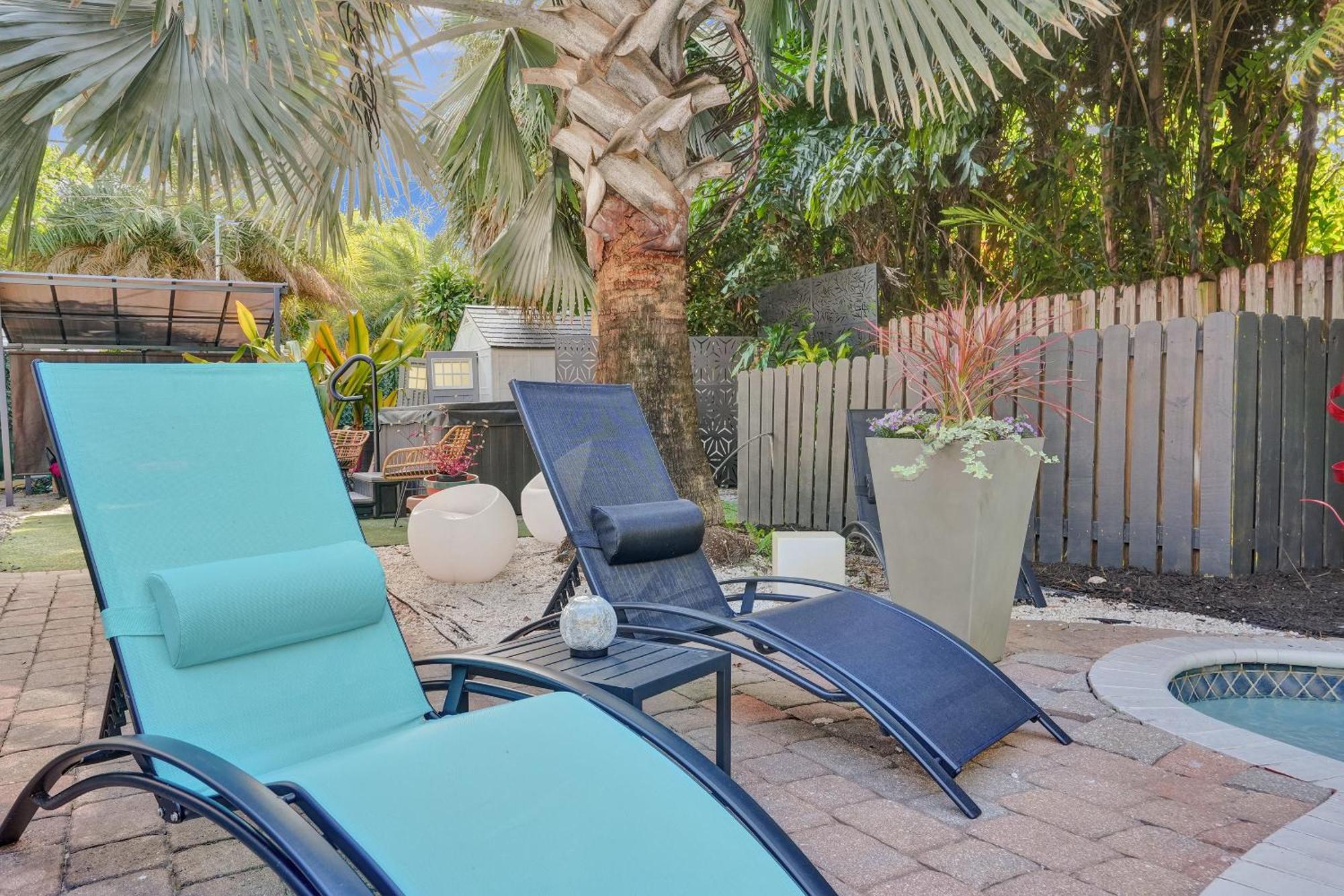 Guest house Kiki 4 - Men's Clothing Optional Fort Lauderdale