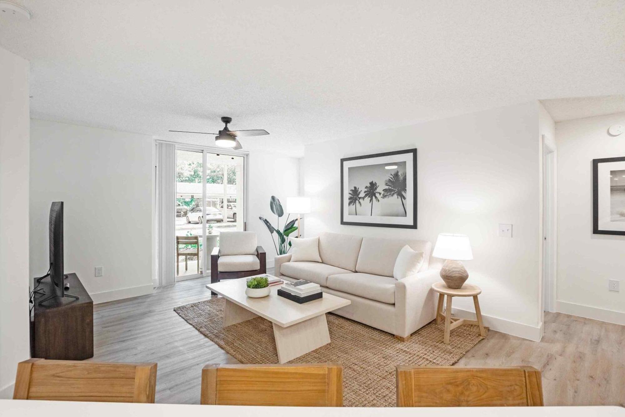 Stunning Centrally Located At New River Cove In South Florida