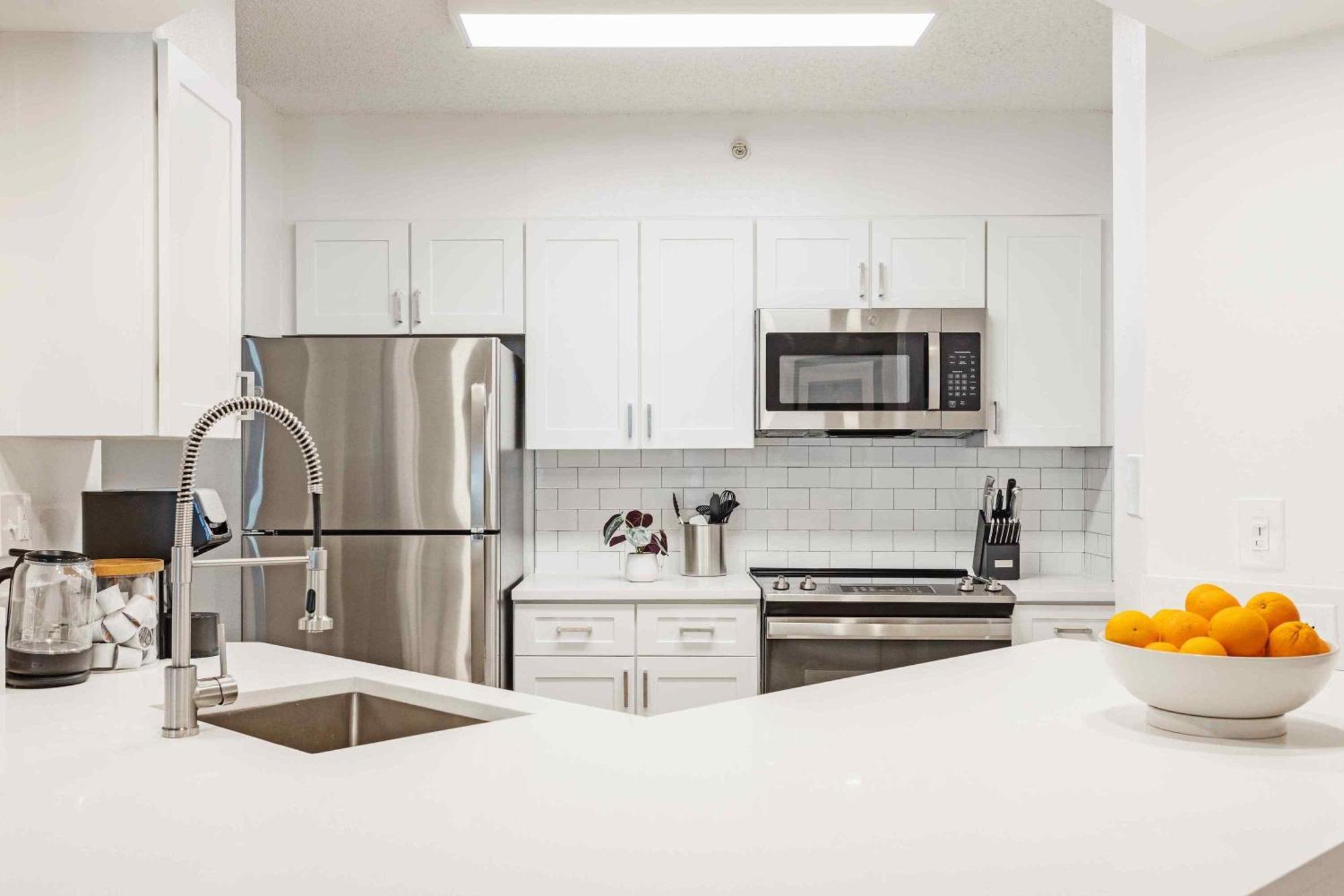 Stunning Centrally Located At New River Cove In South Florida Apartment *